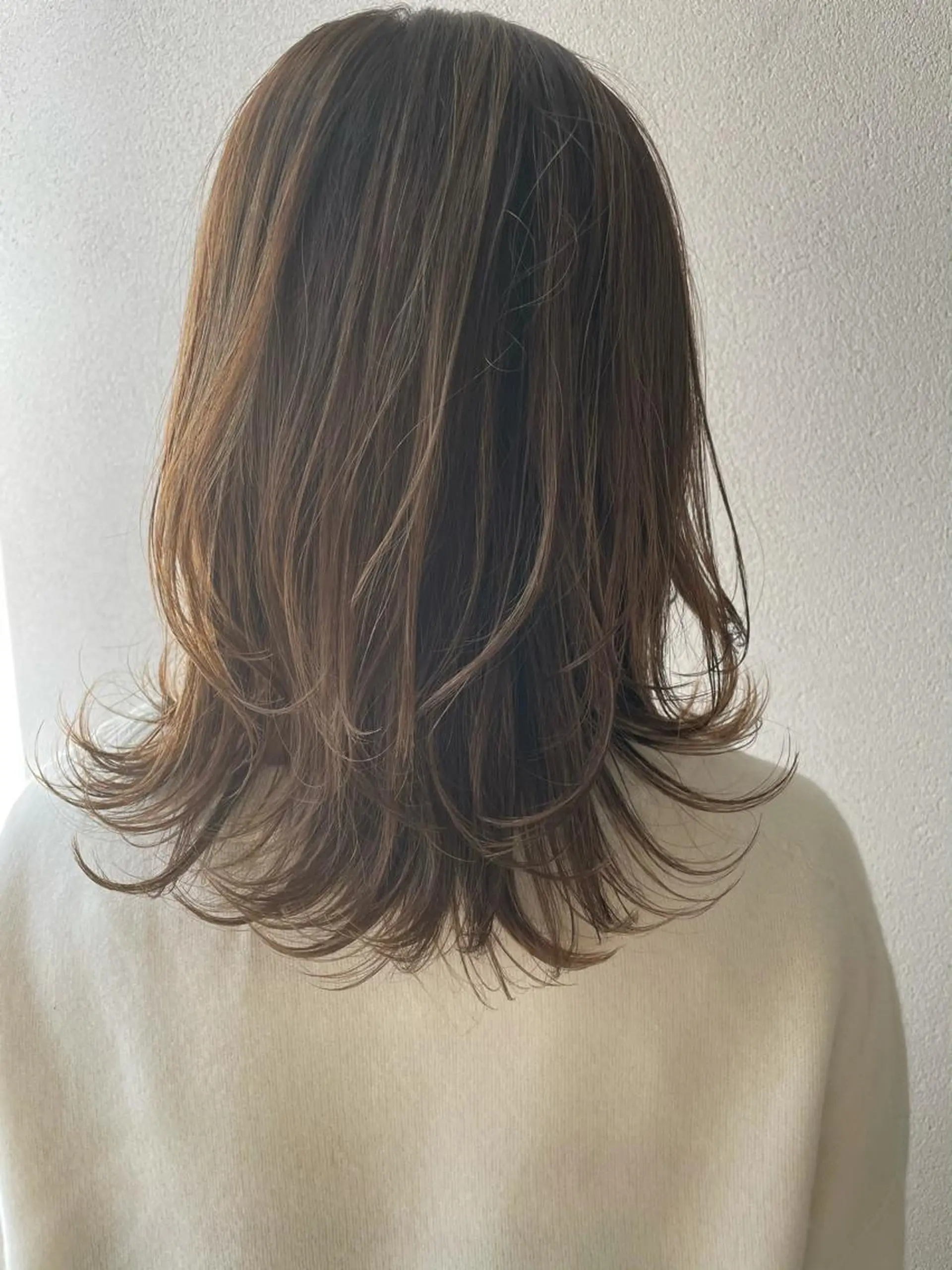 セミロング ウルフカット カット 沢田 瞳のヘアスタイル
