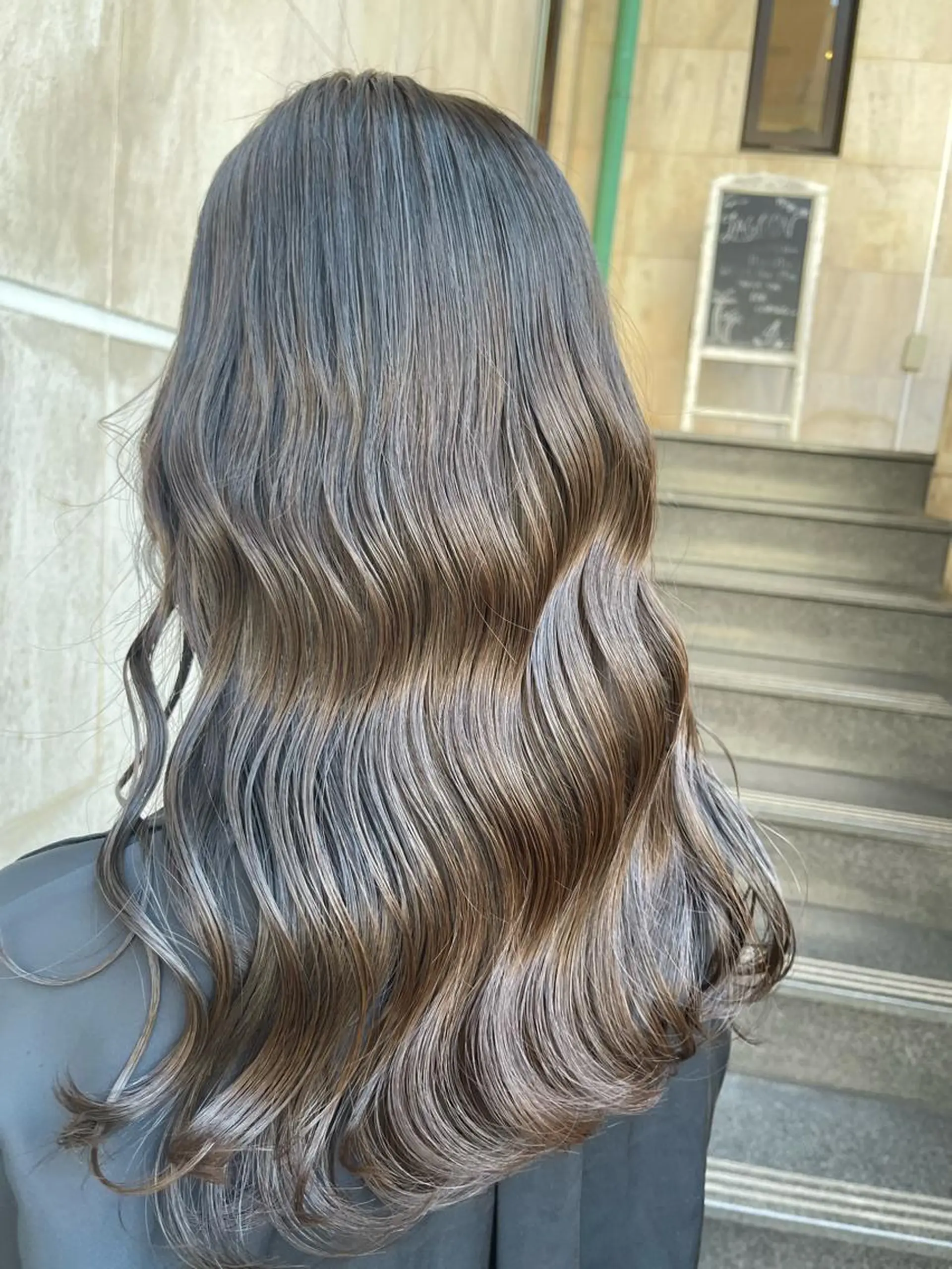 ロング カラー グレージュ オリーブグレージュ オリーブグレー ヘアカラー トリートメント ヘッドスパ ヘアセット 髪質改善&美髪カラー ボブ&ロングRYOのヘアスタイル