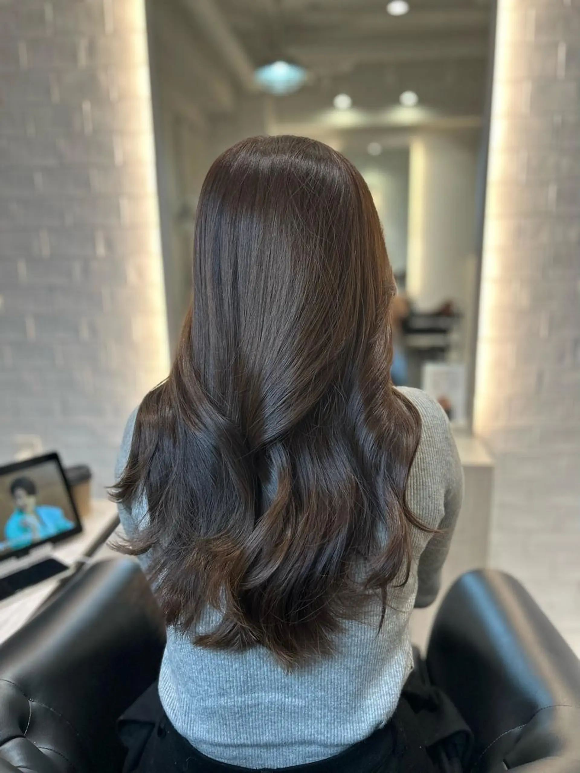 ロング カラー カット ヘアカラー トリートメント emi/髪質改善/ 韓国風/艶カラーのヘアスタイル