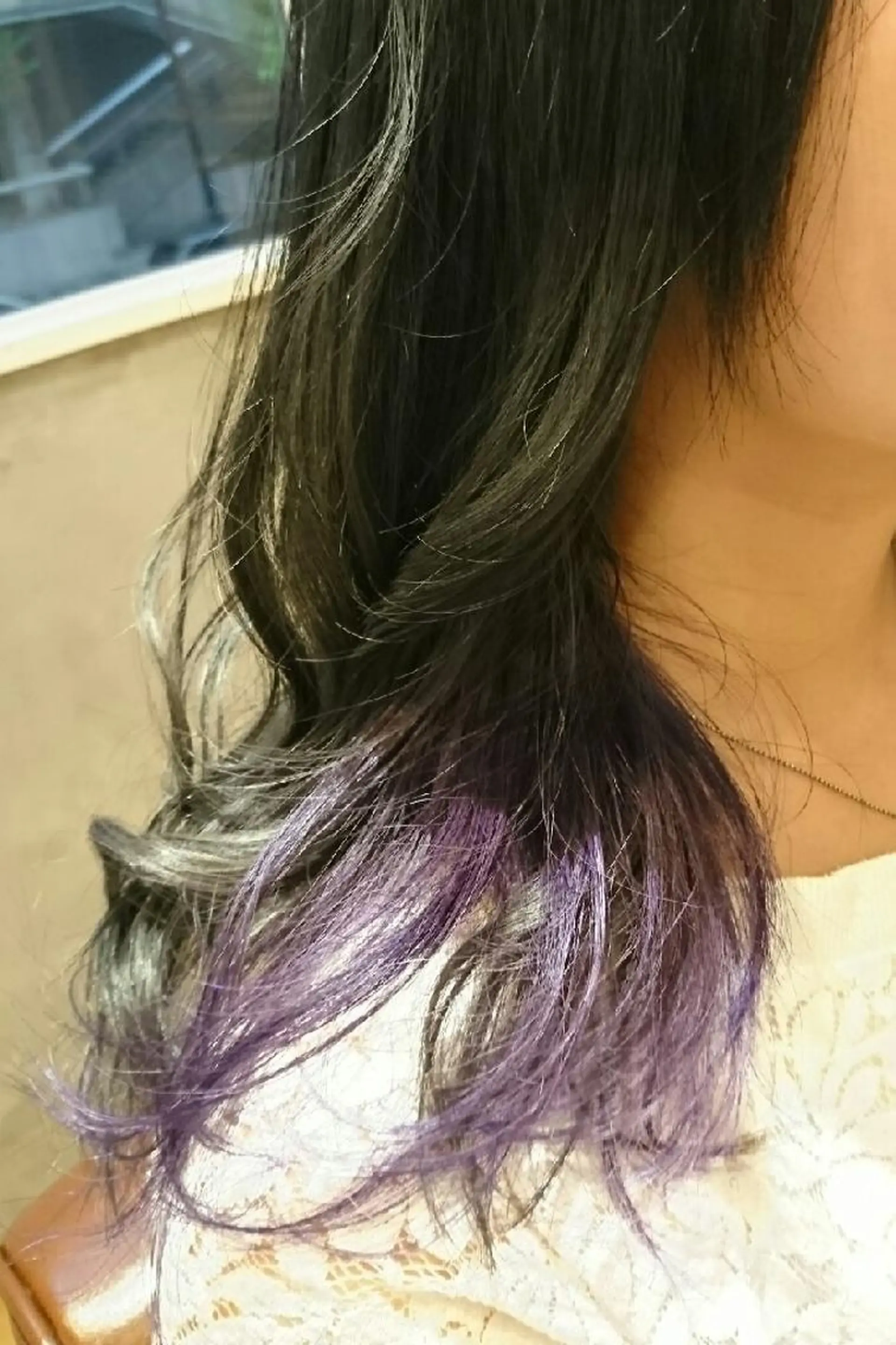 セミロング カラー ブリーチ インナーカラー バイオレットカラー 遠藤 拓馬のヘアスタイル