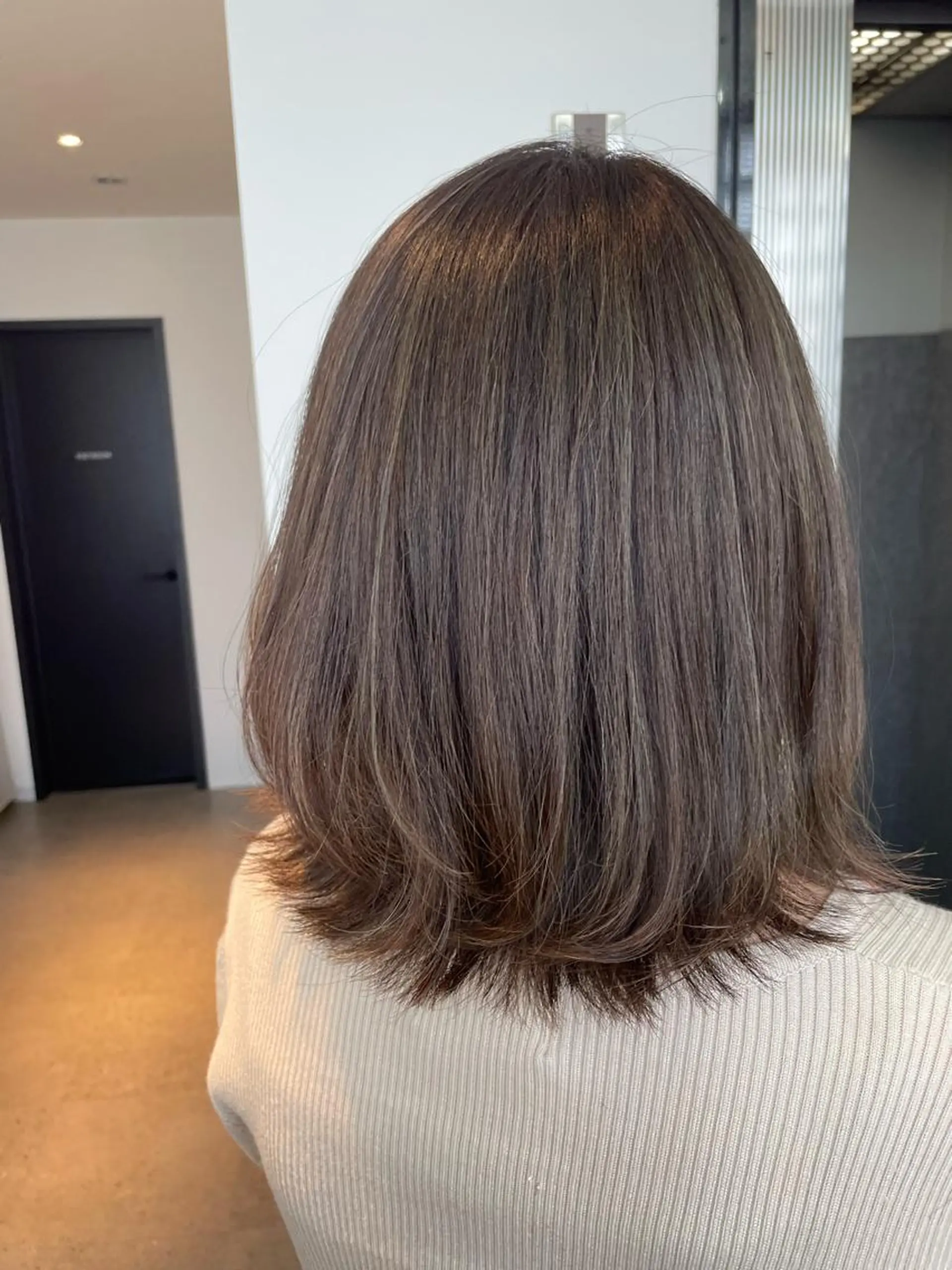 ミディアム カラー オリーブカラー ショート/脱白髪染め ☆宇﨑悠実のヘアスタイル