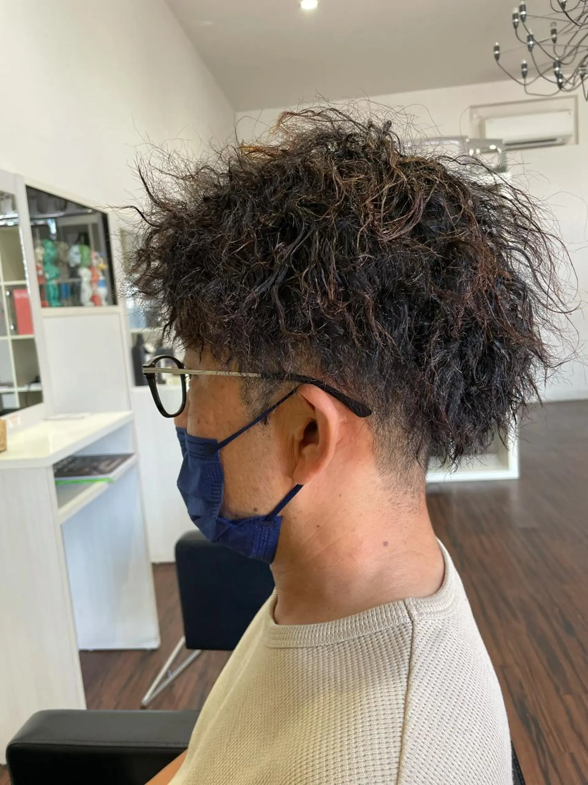 ショート メンズ メンズブリーチ フェードカット メンズハイライト メンズインナーカラー マッシュ シンヤヘアーズ 泉大津本店のヘアスタイル