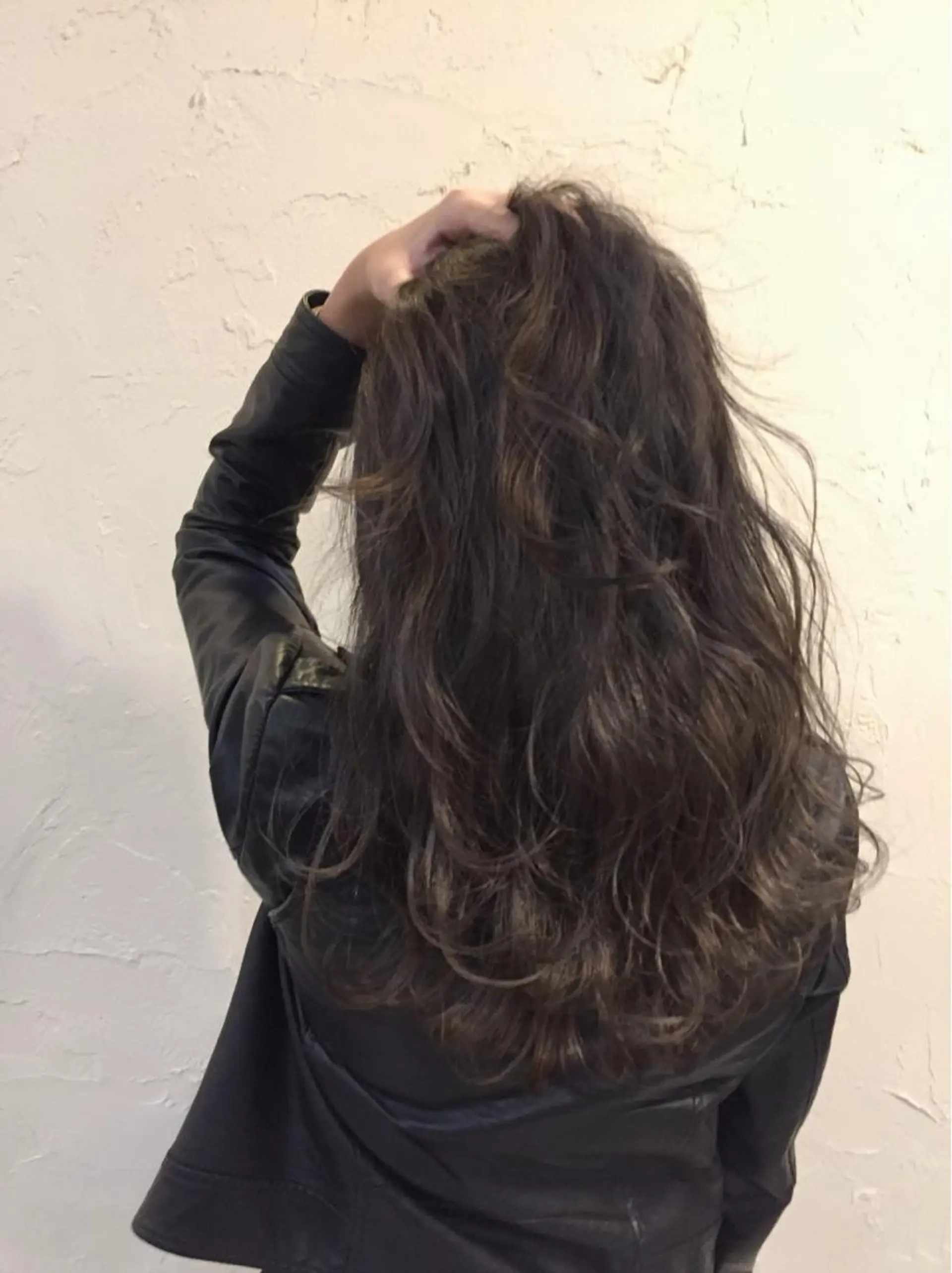 ロング カラー カット ヘアカラー 韓国レイヤー外国人風 透明感カラー髪質改善のヘアスタイル