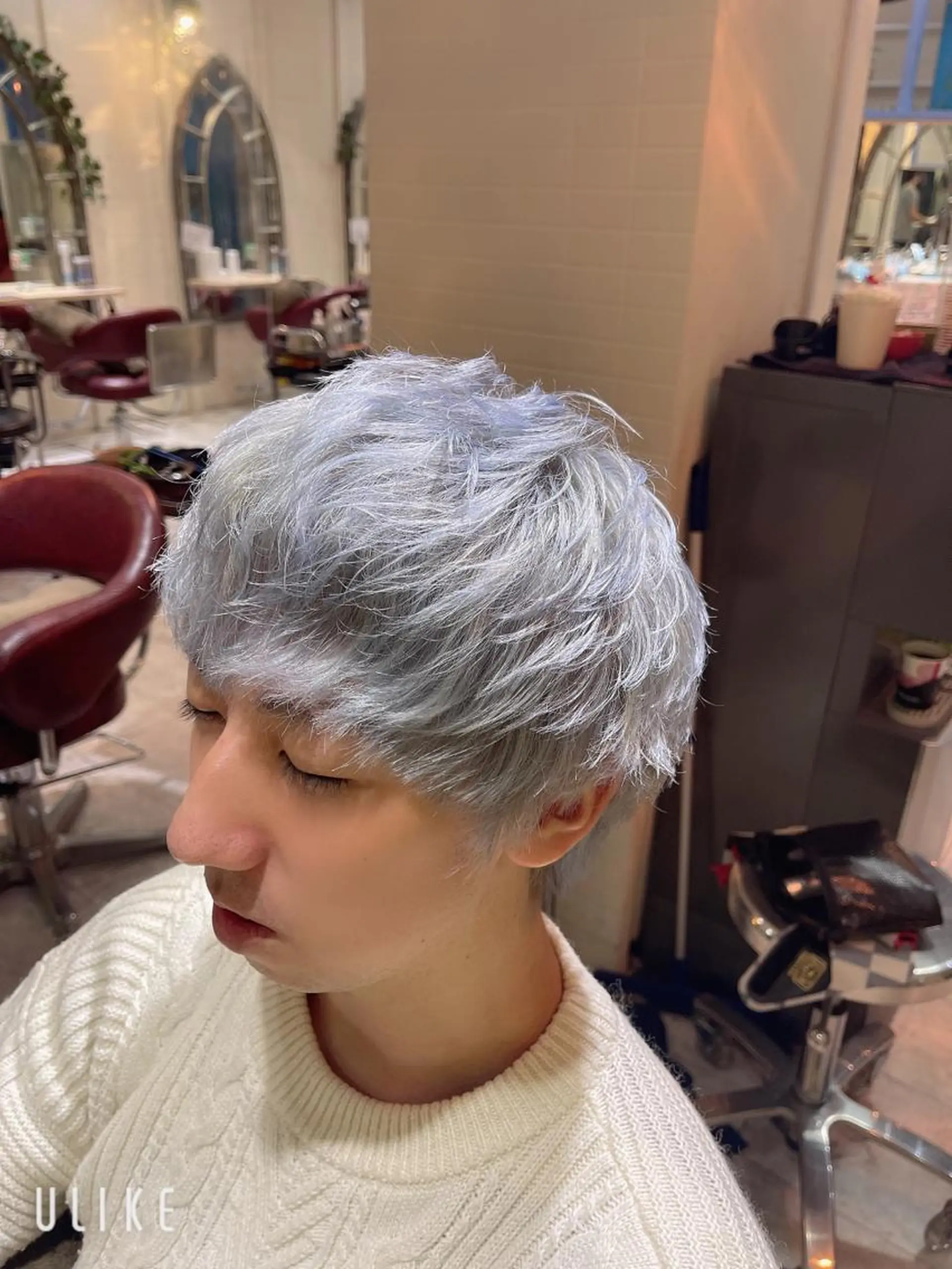 ショート カラー メンズ メンズブリーチ ブリーチ シルバー ホワイトシルバー カット ヘアカラー トリートメント メンズ特化美容師 大貫友也のヘアスタイル