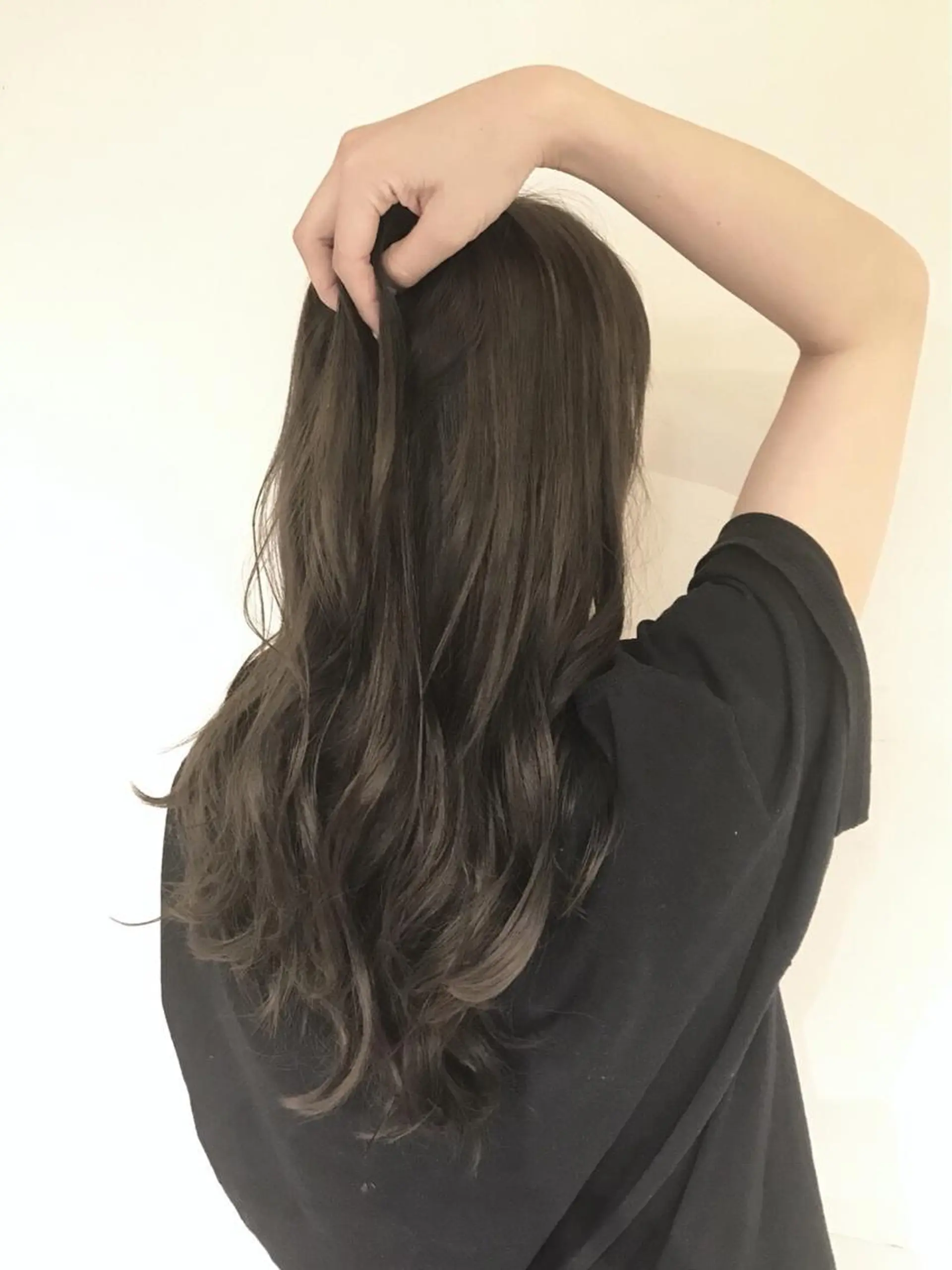 ロング カラー 野崎 ひかりのヘアスタイル