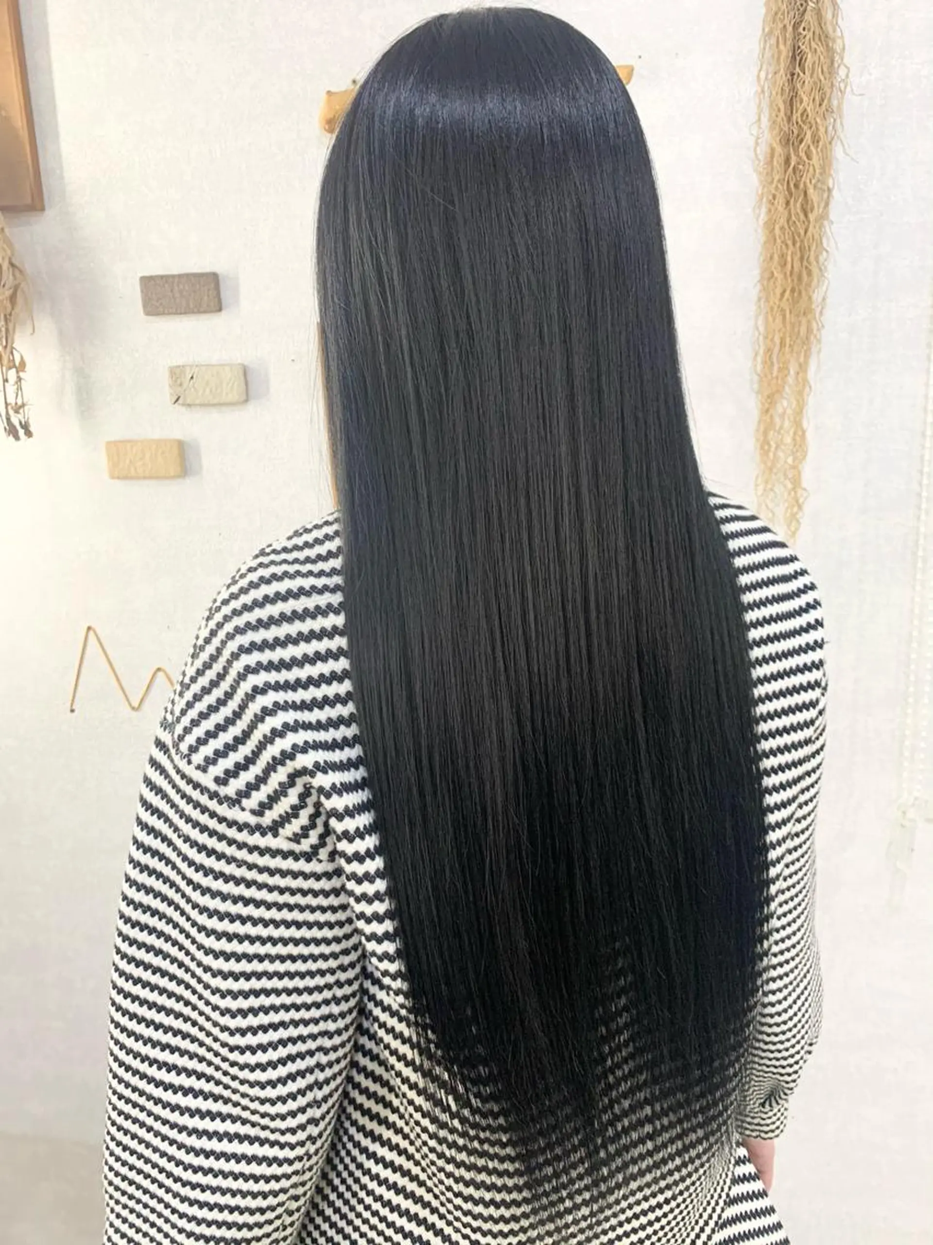 ロング カラー 黒髪 ブルーカラー ブルーブラック 佐々木 有彩のヘアスタイル