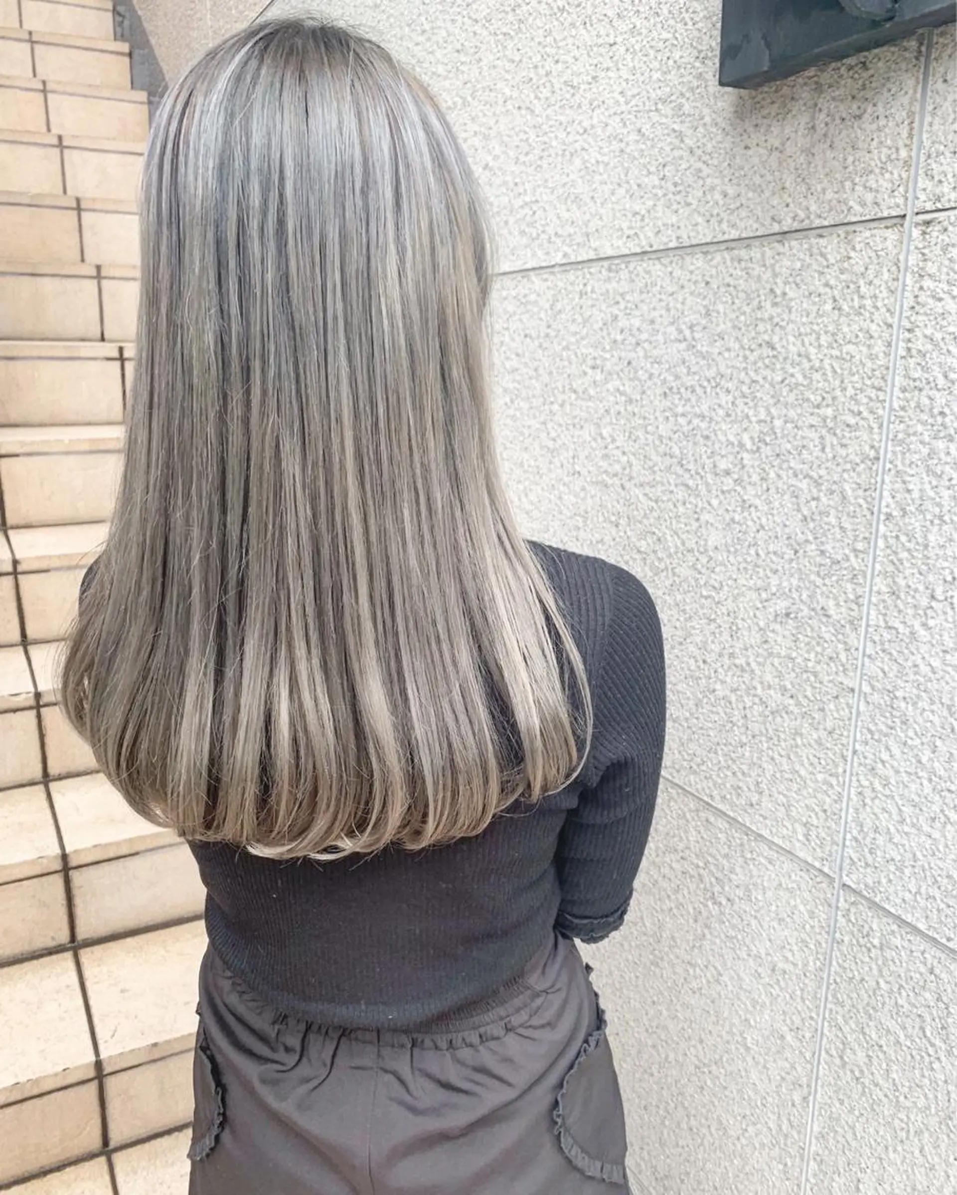 ロング カラー ヘアアレンジ アッシュ ブリーチ ケアブリーチ グレージュ ハイトーンカラー 垢抜け案内人 鈴木聖矢✂️のヘアスタイル