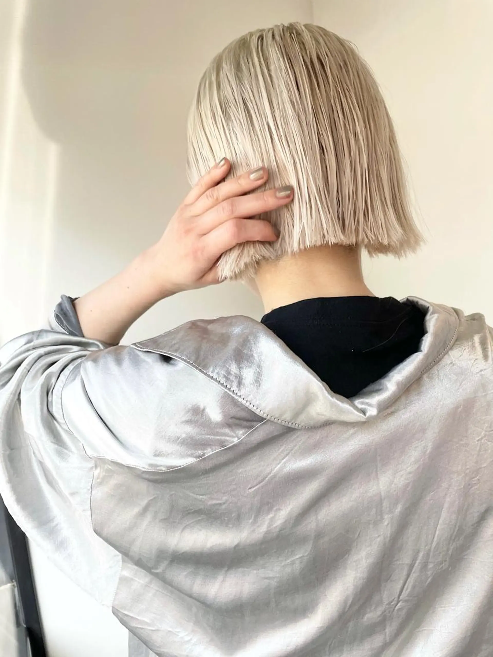 ミディアム カラー パーマ ヘアアレンジ メンズ キッズ ネイル マツエク・マツパ メンズブリーチ ブリーチ ホワイト カット ヘアカラー トリートメント tatsumi/ボブ ウルフ/レイヤーのヘアスタイル