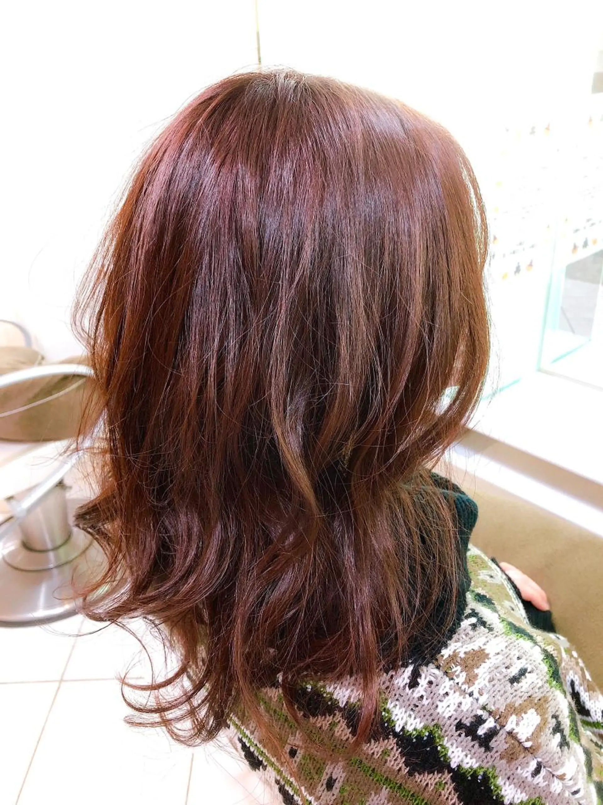 セミロング カラー ブラウンカラー ピンクカラー ピンクブラウン 保住 亮太のヘアスタイル