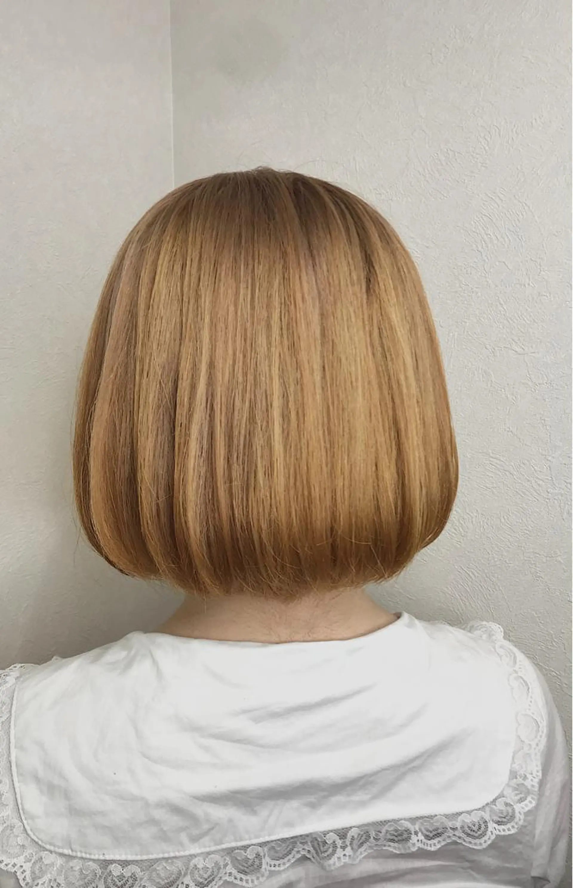 ショート カラー ベージュカラー オレンジ オレンジベージュ ボブ ヘアカラー 柴田 祐輔のヘアスタイル