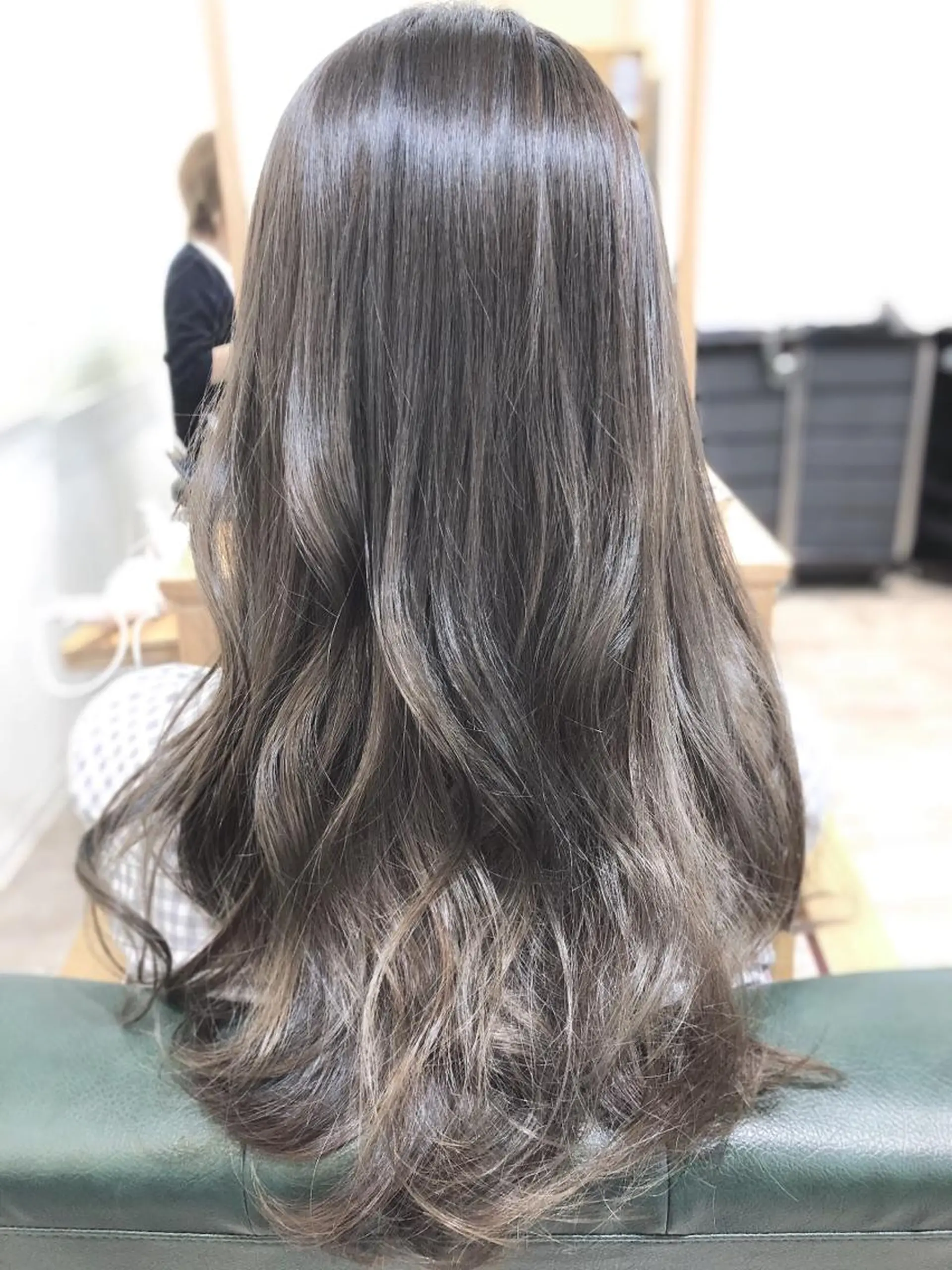 セミロング カラー カット ヘアカラー トリートメント 菊池 貢平のヘアスタイル