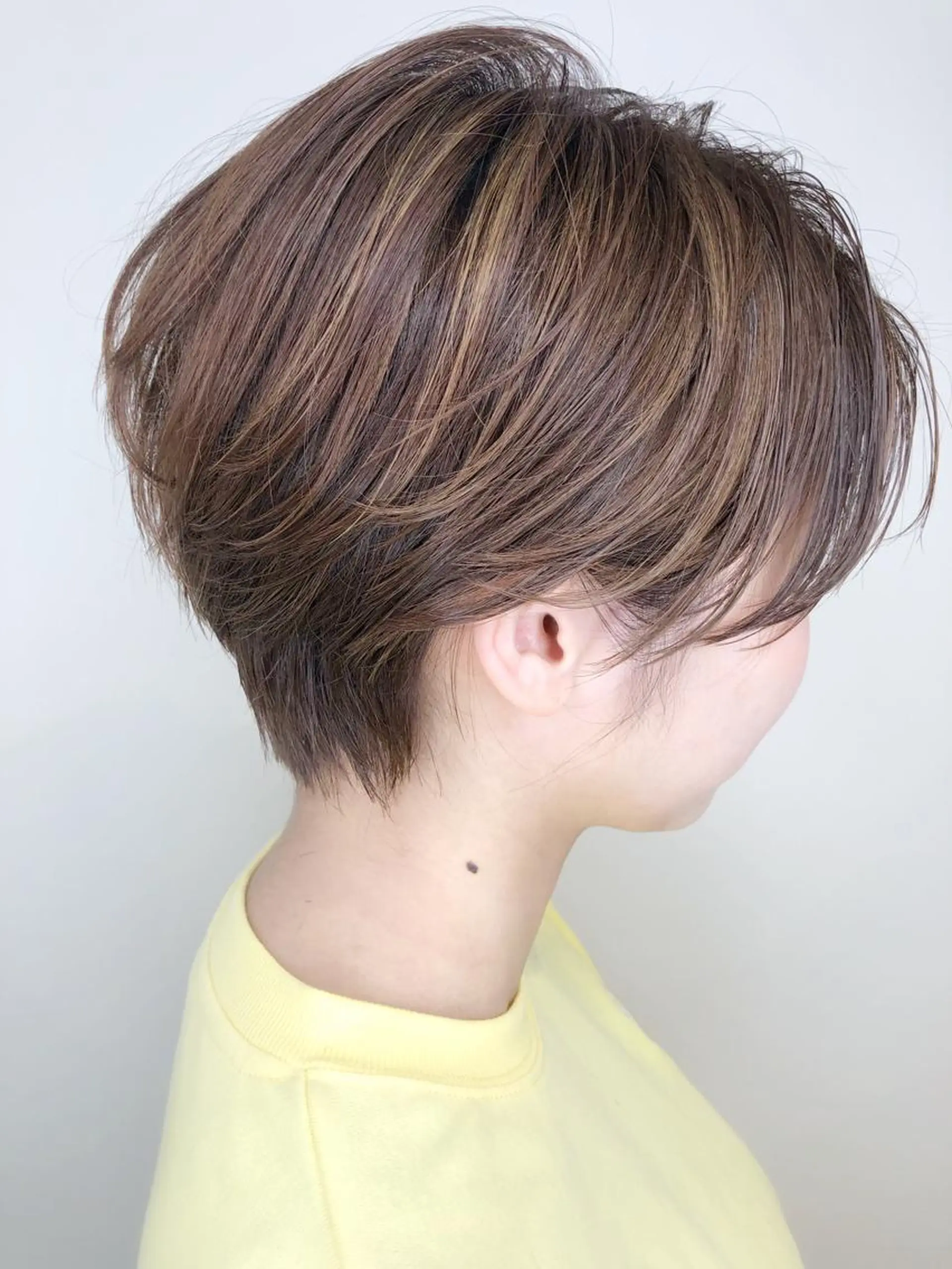 ショート カラー ハンサムショート 透明感カラー ハイライトカラー ハイライト ショートヘア メンズヘア特化 崎田 成人のヘアスタイル