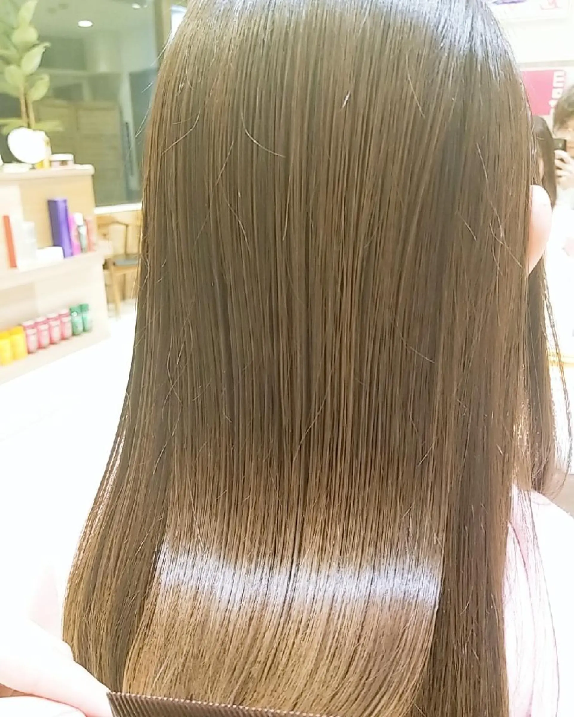 セミロング 縮毛矯正 Ash 店長　山下達也のヘアスタイル