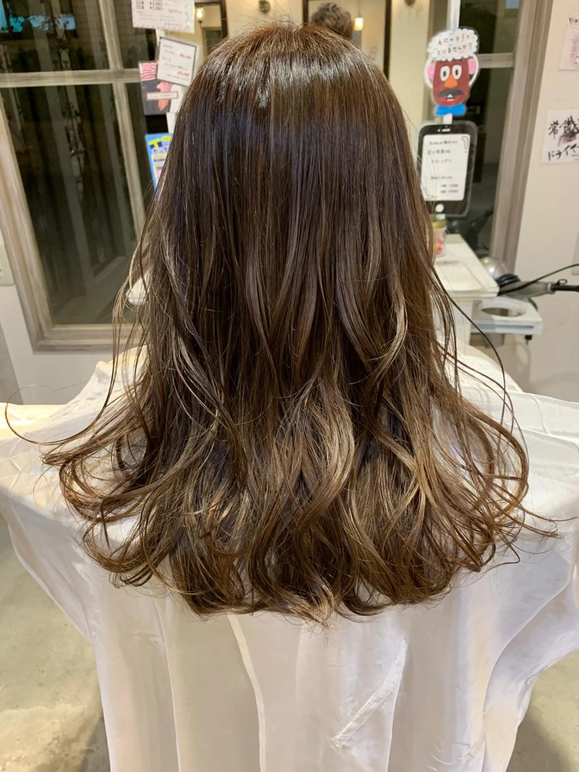 セミロング カラー ヘアカラー トリートメント Lolonois池田 代表 鍜治本颯太のヘアスタイル