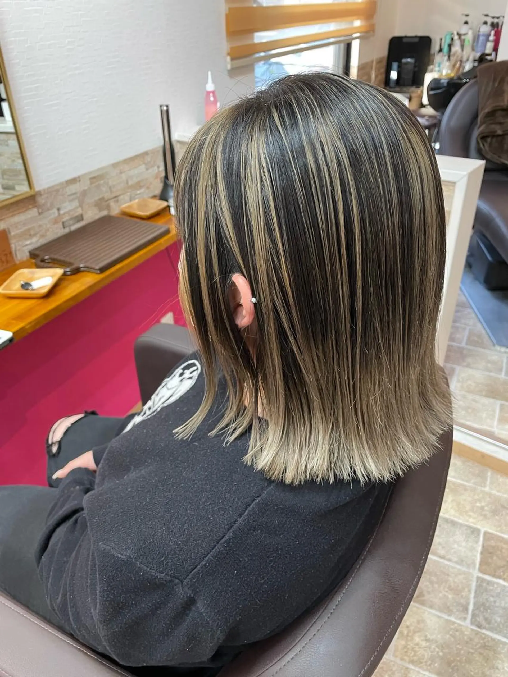 ミディアム カラー バレイヤージュ ベージュカラー レイヤーカット カット ヘアカラー YUI/ ブリーチカラー🌷のヘアスタイル