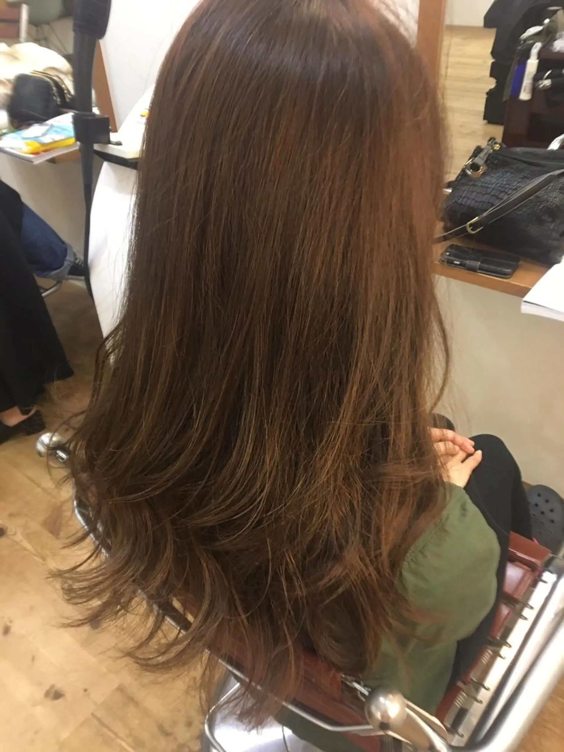 ロング アッシュ Sea by LUVISM アヤノのヘアスタイル