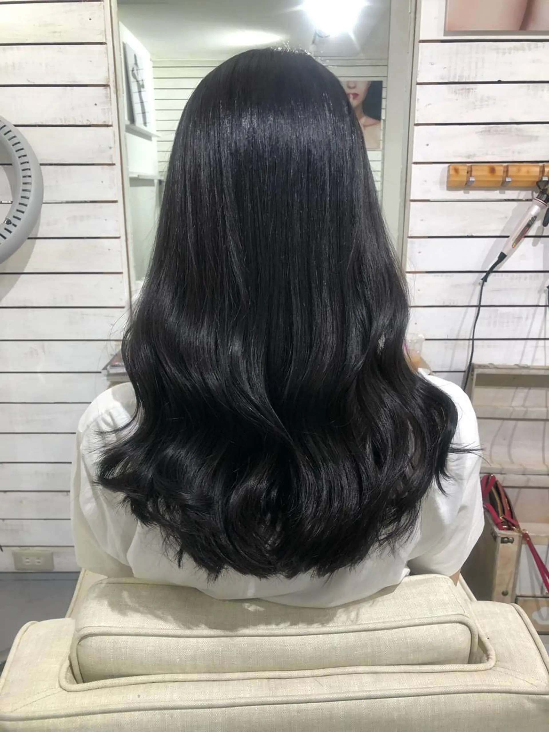 セミロング カラー 黒髪 ブルーカラー ブルーブラック ムルギョル巻き カット ヘアカラー 🦋美髪／エクステ 🦋アベイクミのヘアスタイル