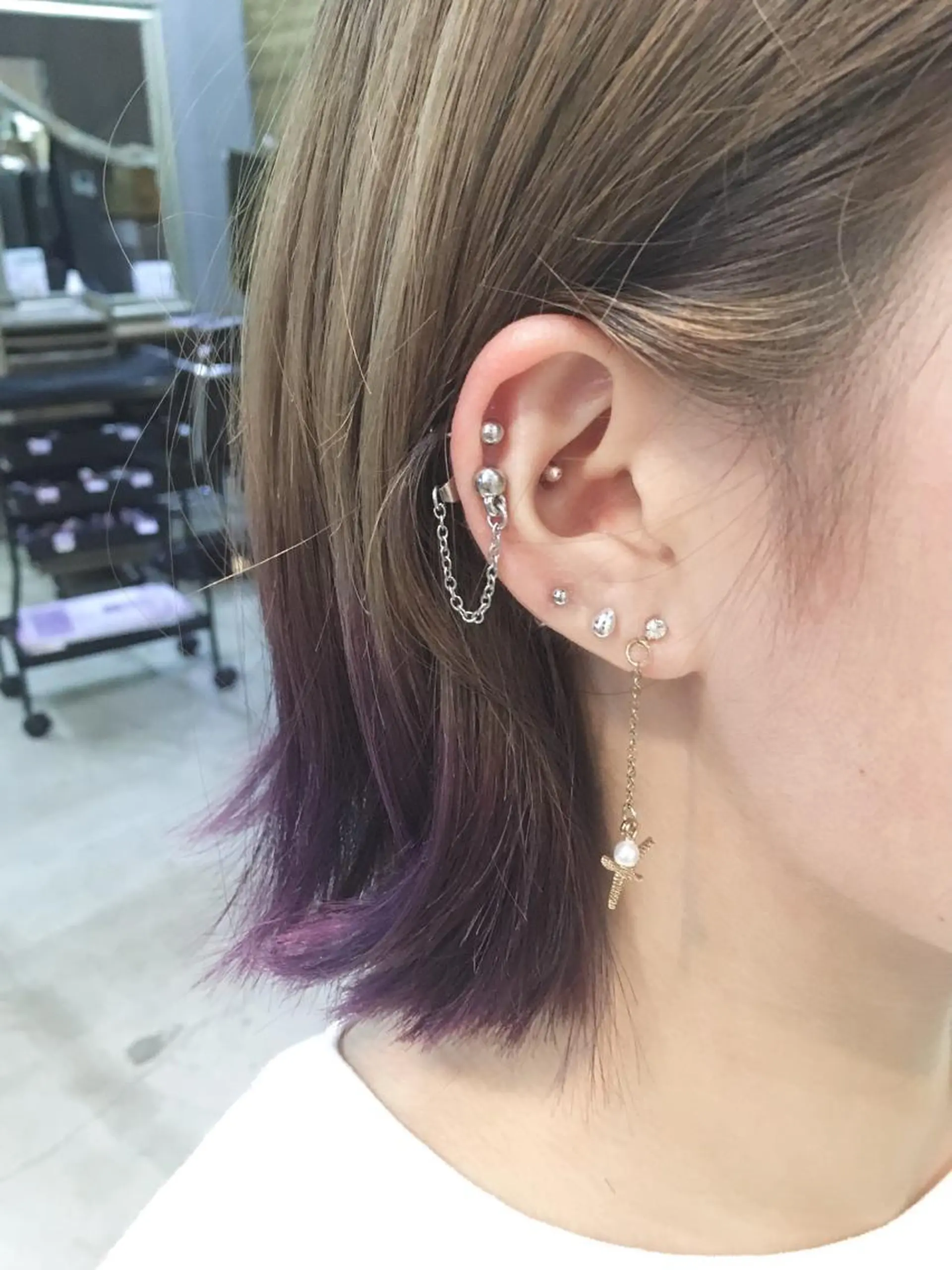 ショート カラー ヘアアレンジ バイオレットカラー 外ハネヘア ヘアカラー 桜田 修未のヘアスタイル