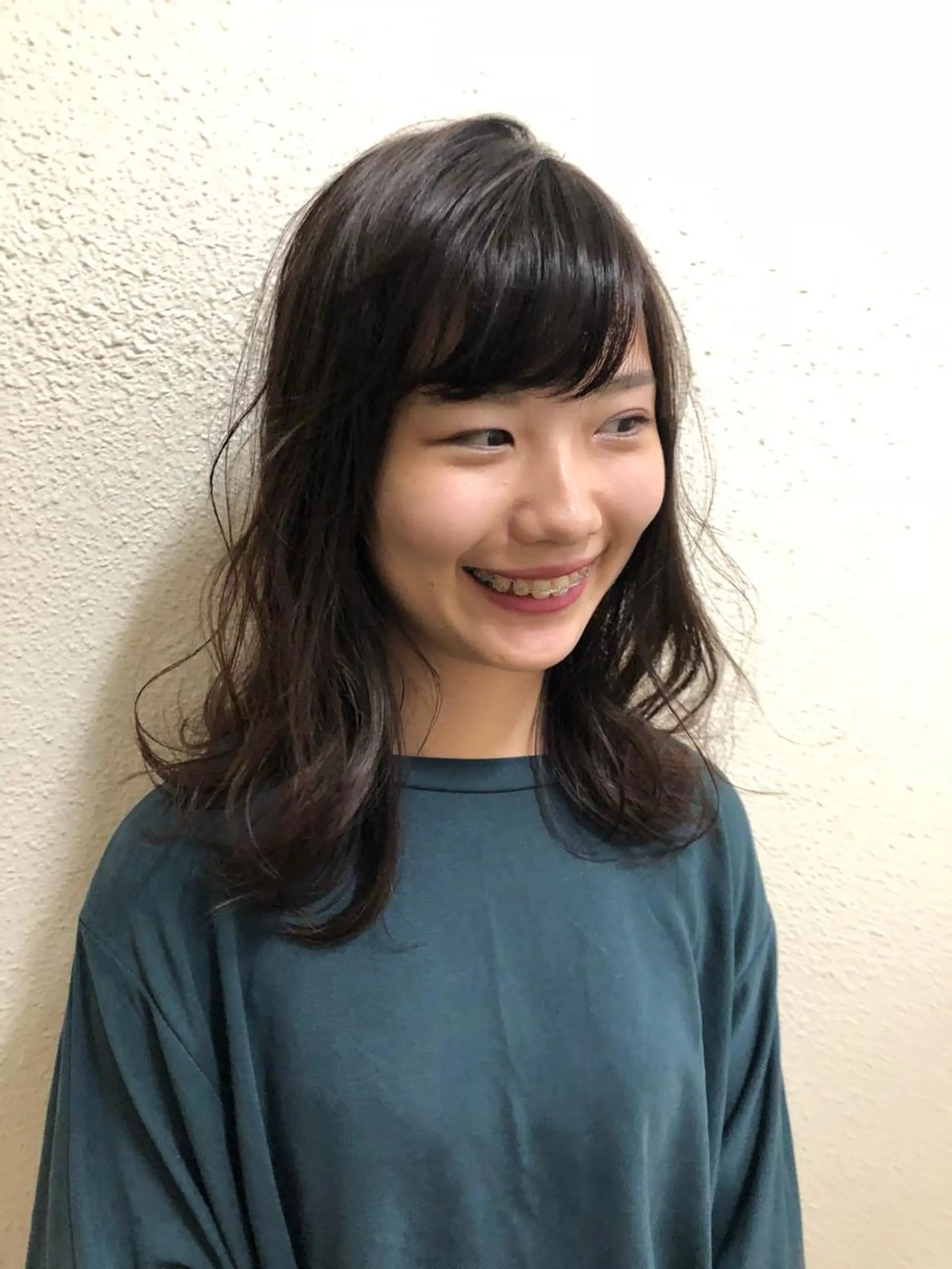 ミディアム カラー ツキノキ ミナのヘアスタイル