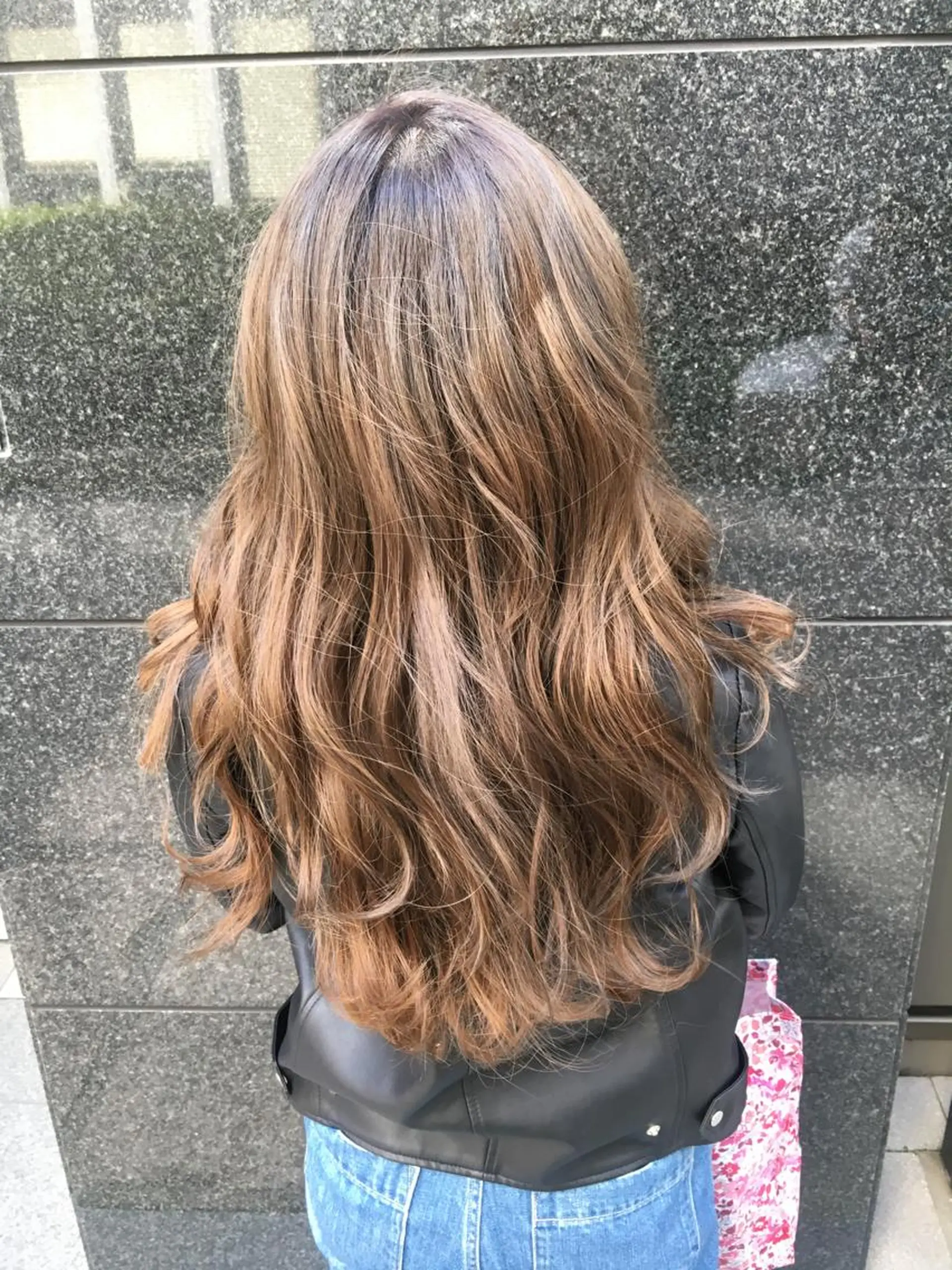 ロング 角床直哉 カラーカットNO 1のヘアスタイル