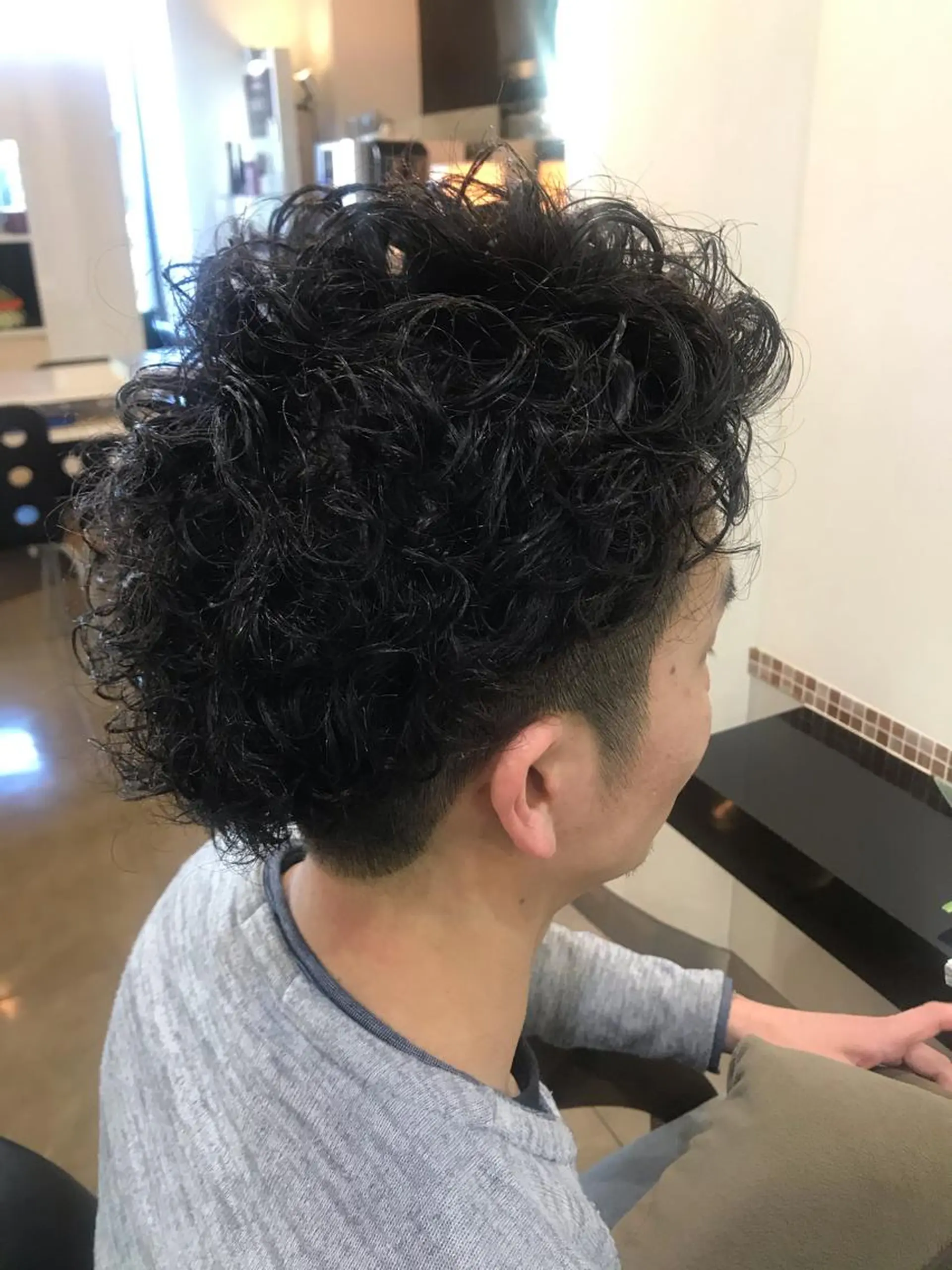 ショート パーマ メンズ 烏山 達也のヘアスタイル