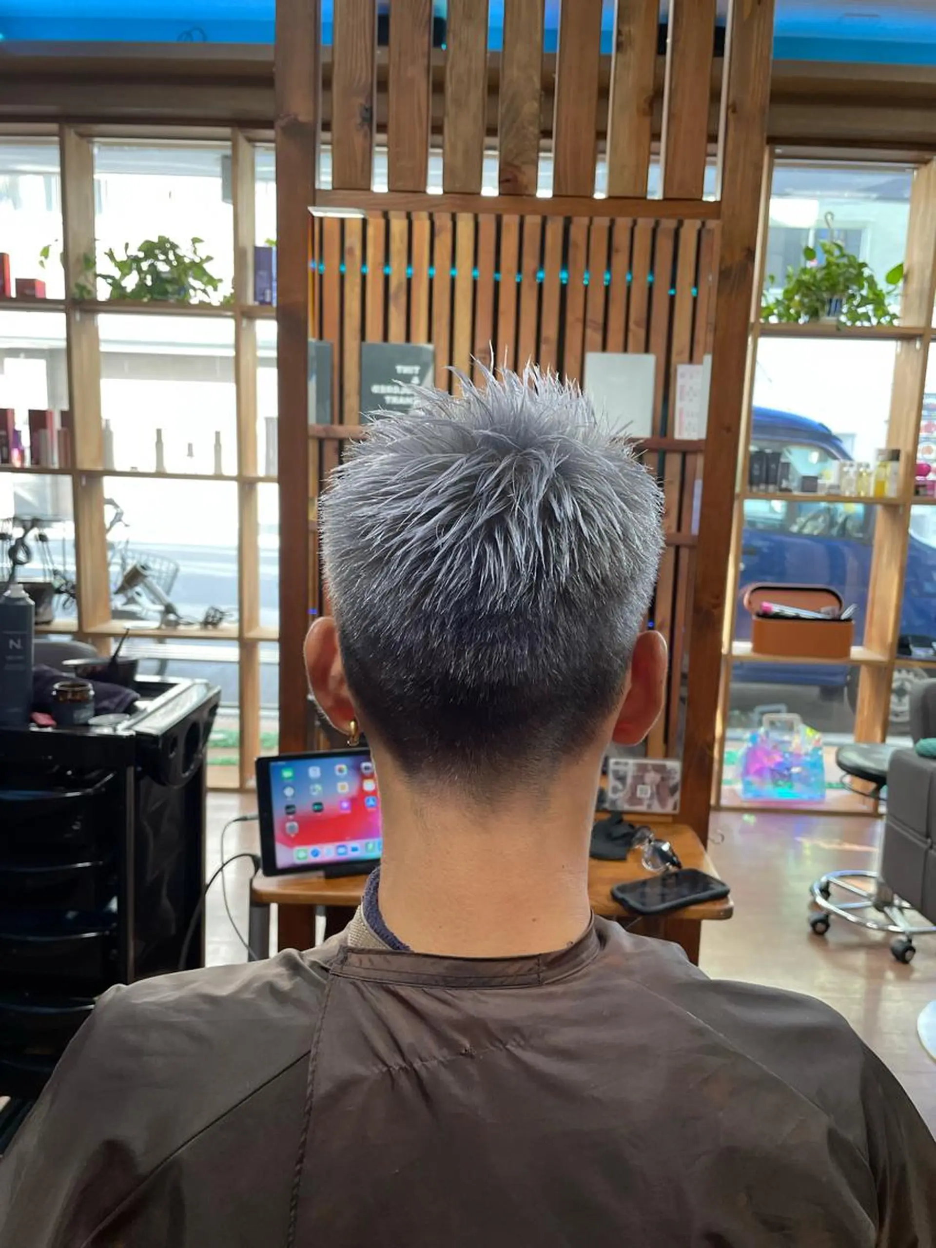 ショート カラー メンズ 髪質改善×潤艶カラー ⭐️岡田崇彰のヘアスタイル