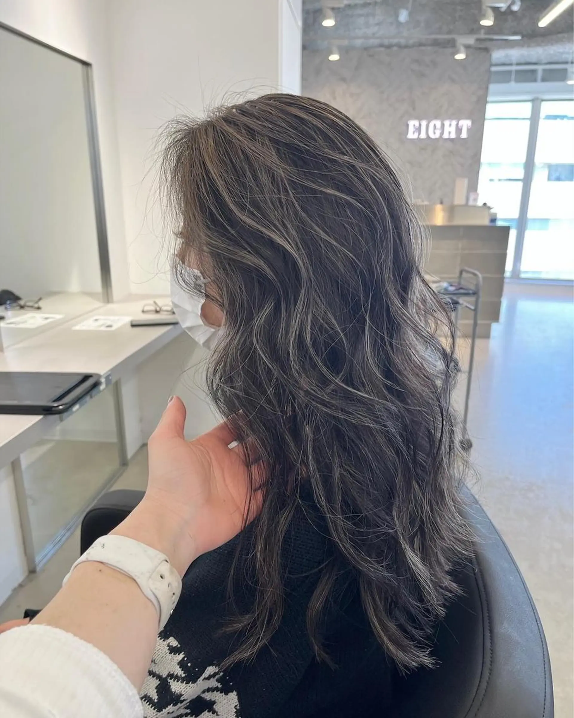 ロング karin🪩海外風 バタフライカットのヘアスタイル