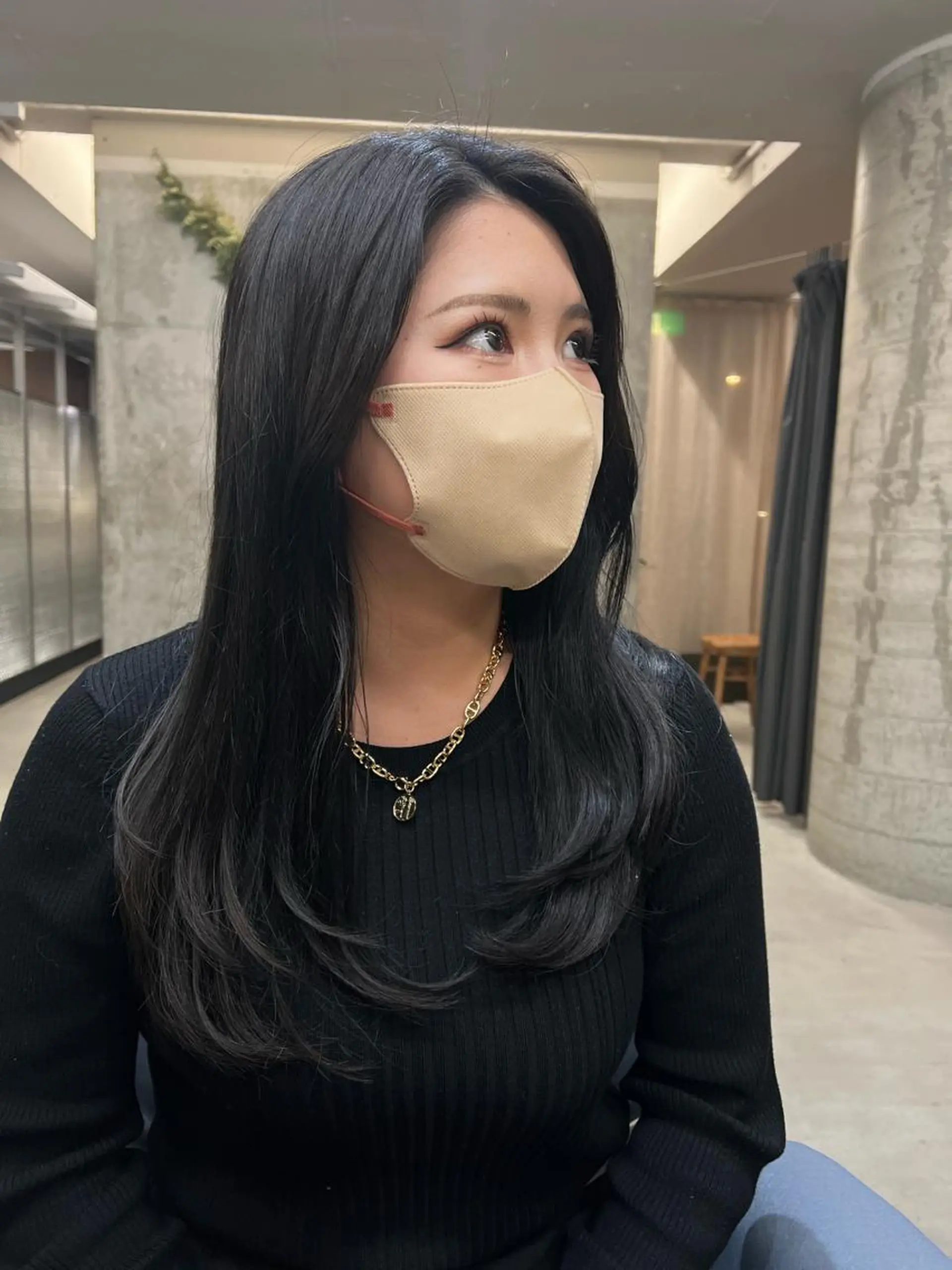 ロング レイヤーカット 似合わせカット 小林愛奈のヘアスタイル