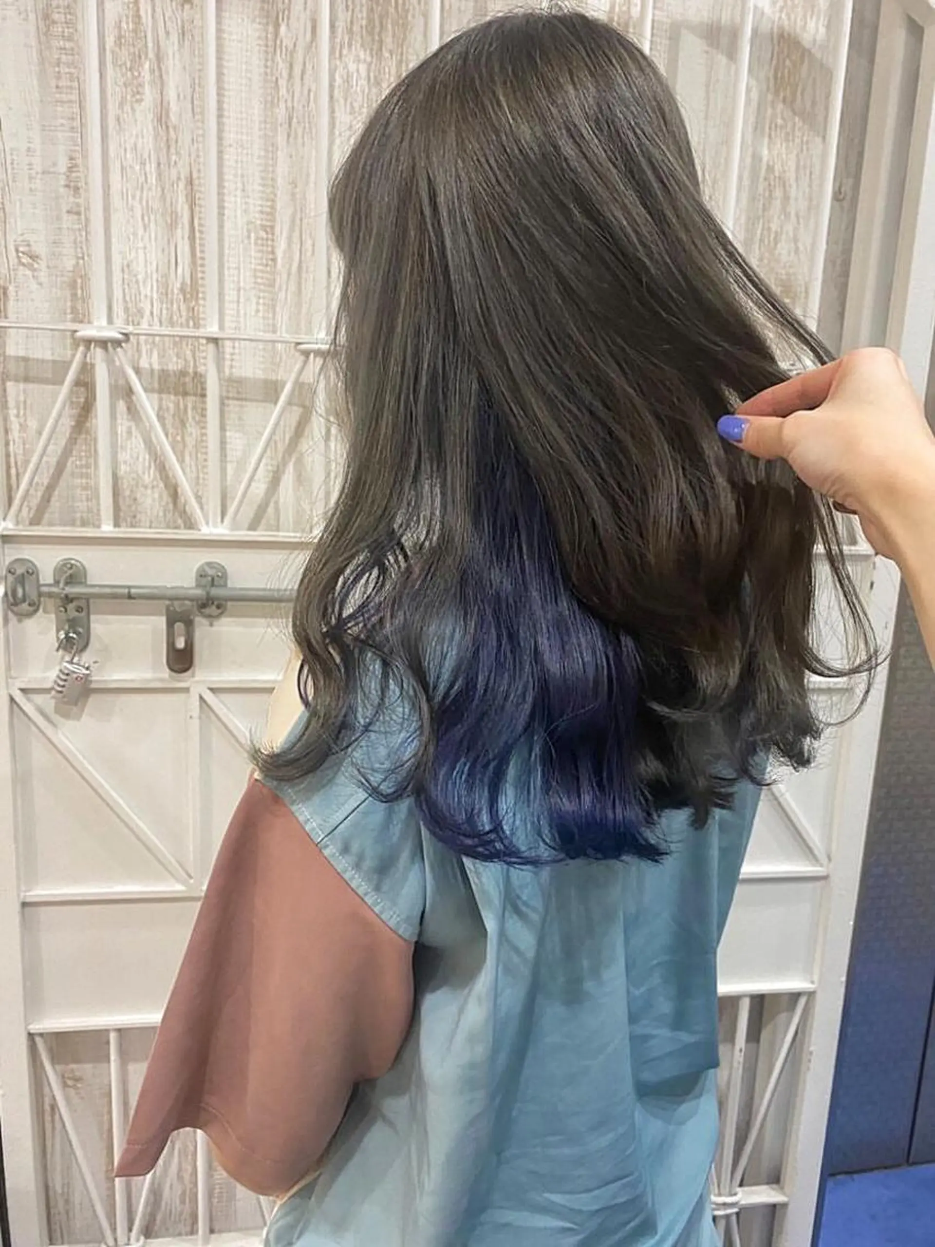 カラー white.梅田 デザインカラー🦄のヘアスタイル