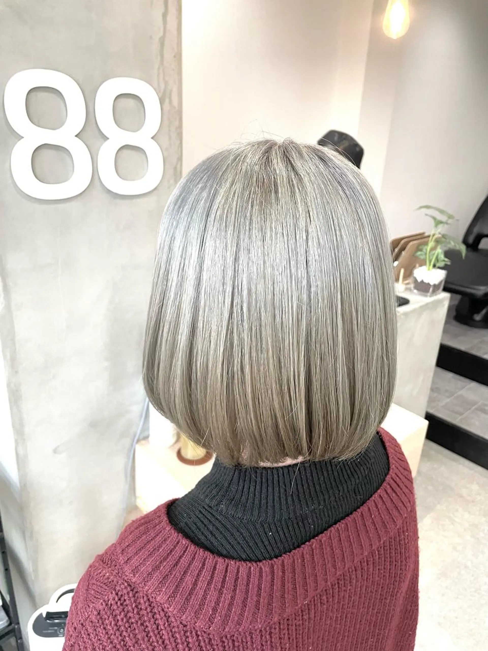 ミディアム カラー ワンレンボブ ブリーチ ケアブリーチ グレージュ バイオレットカラー 大橋 綾子のヘアスタイル