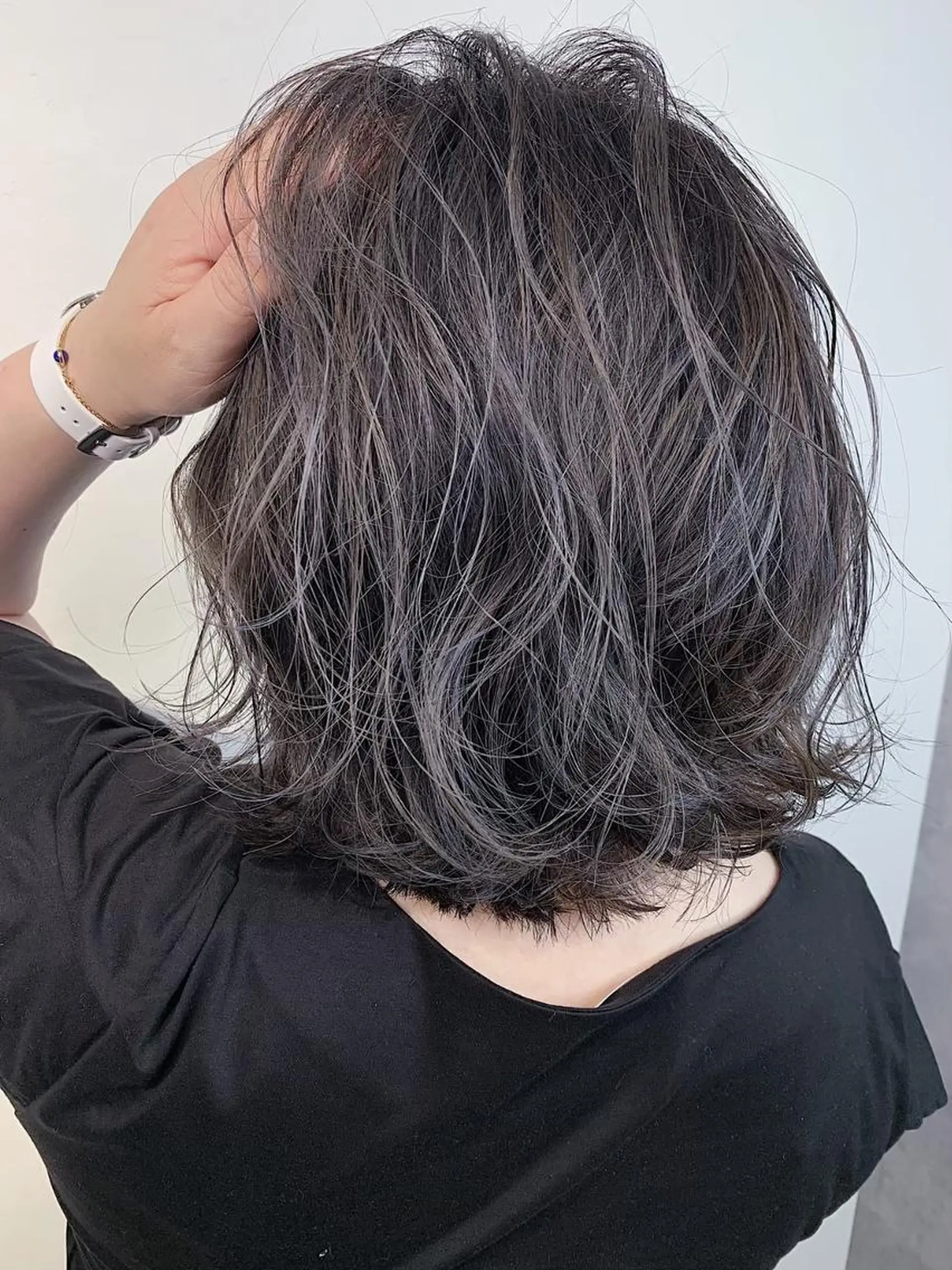 ミディアム カラー _WHITE 天王寺のヘアスタイル