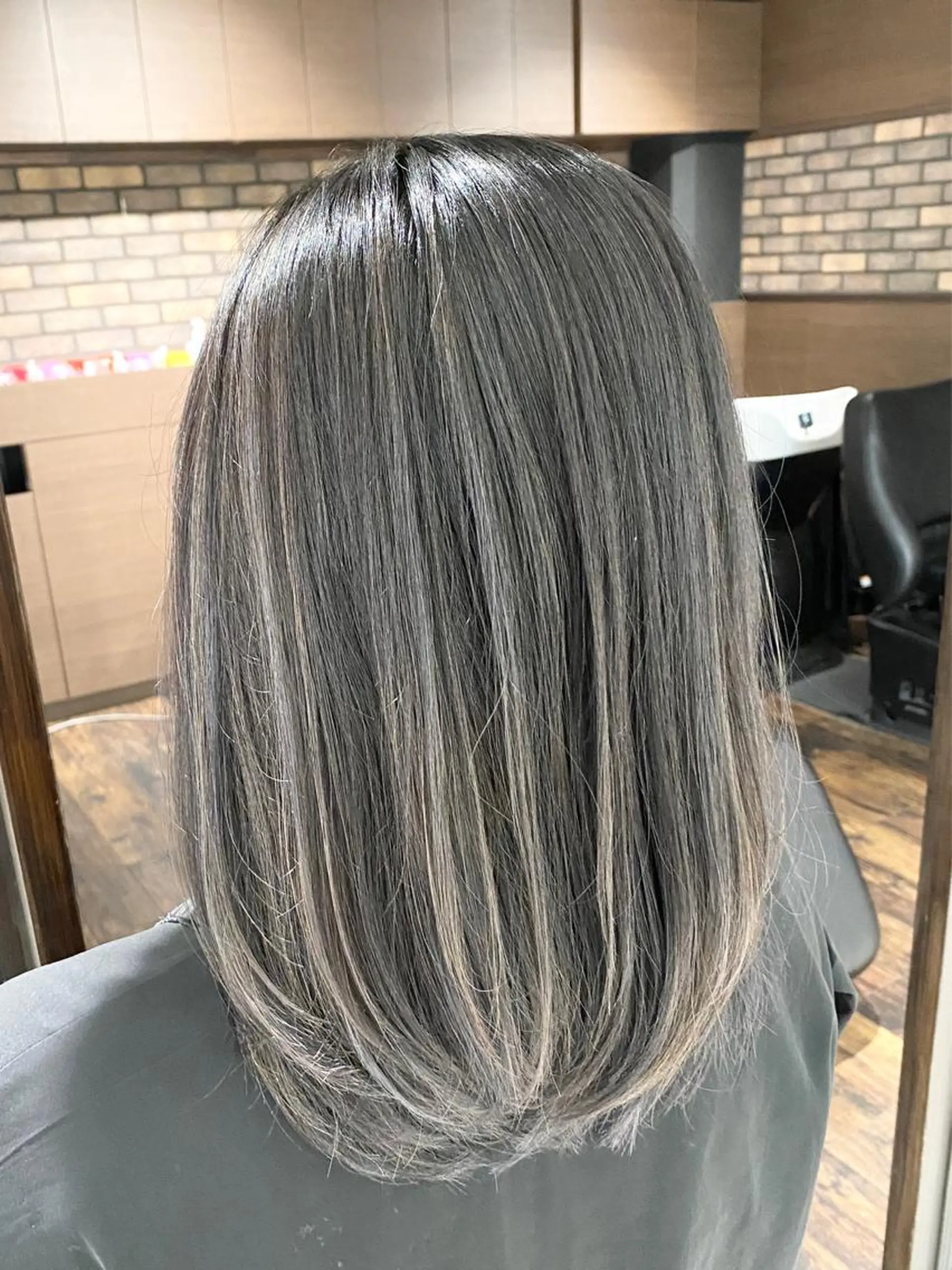 ミディアム 白井 秀太郎のヘアスタイル