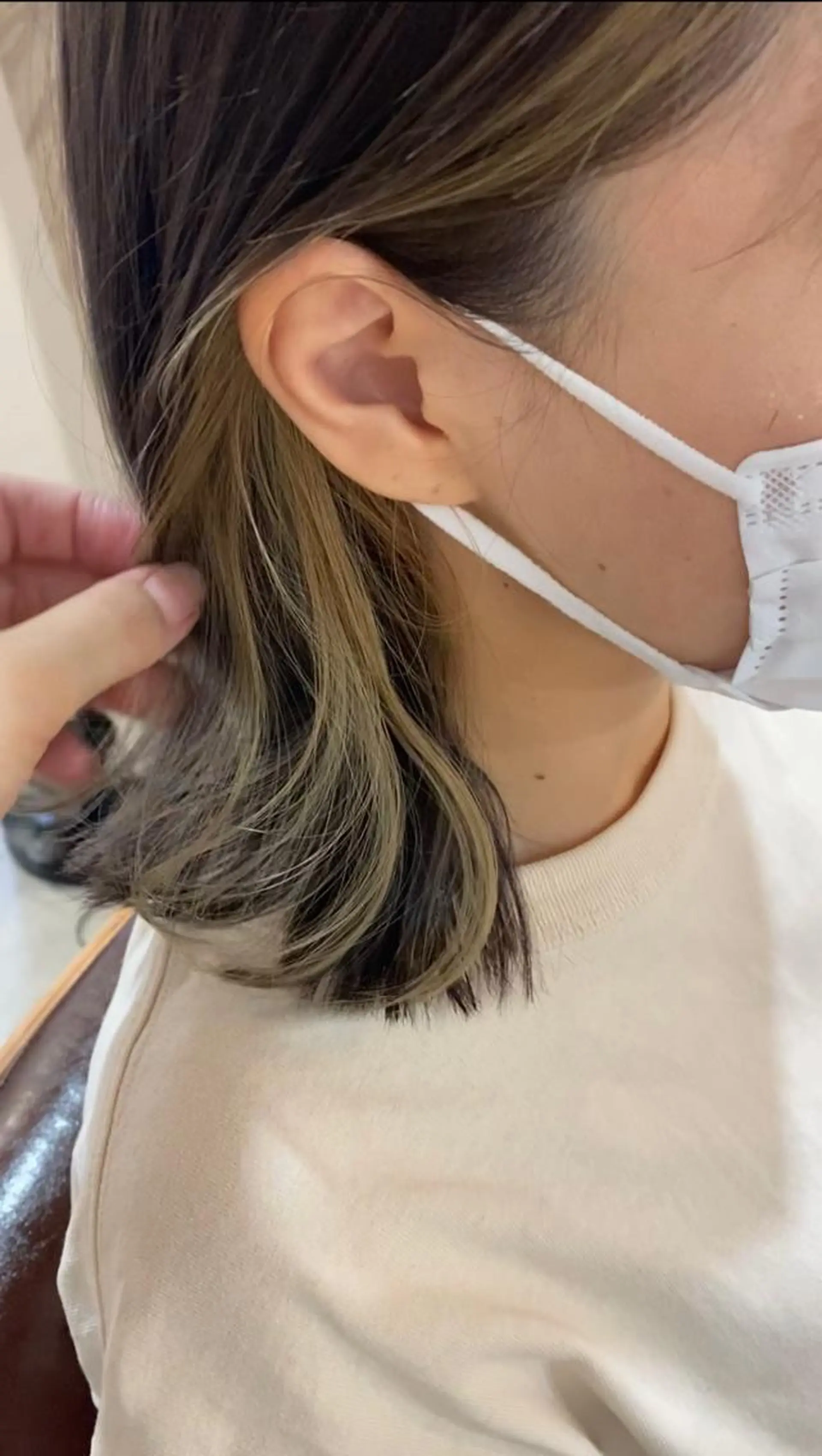 ミディアム ミルクティーベージュ outaのヘアスタイル