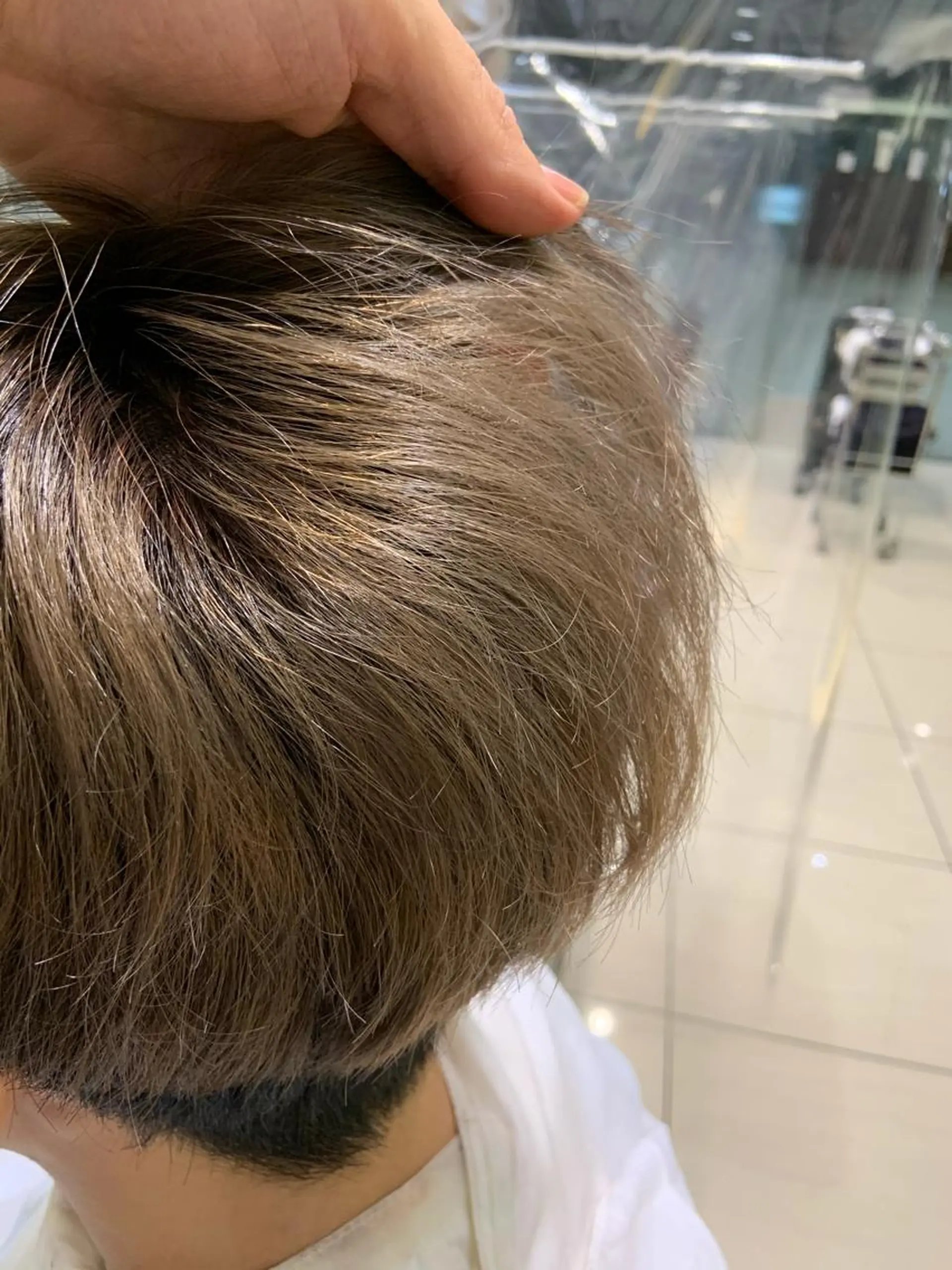 カラー ハイトーンカラー タンバルモリパーマ 礒井メンキのヘアスタイル