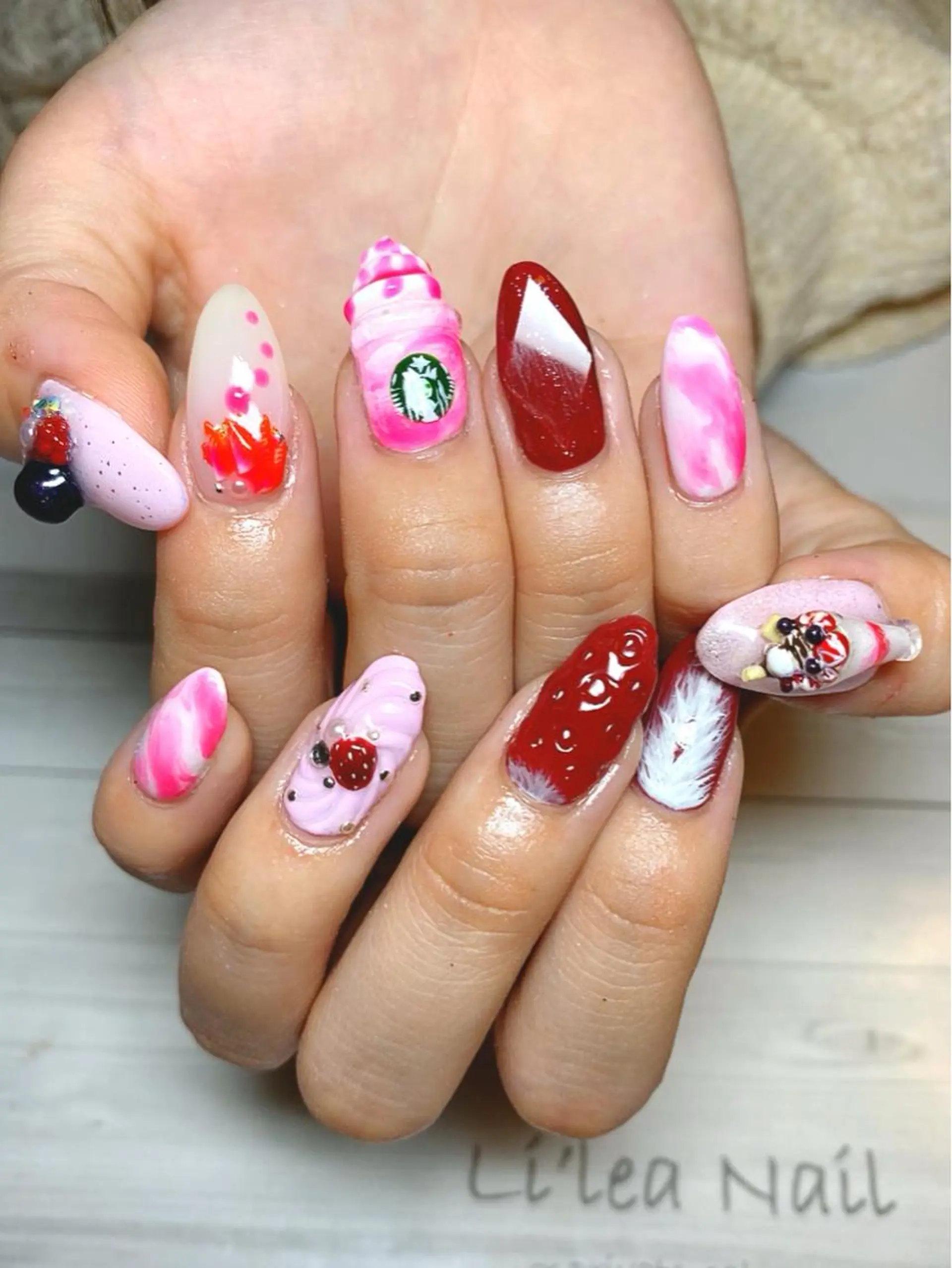 ネイル Li'leaNail AINAのネイルデザイン