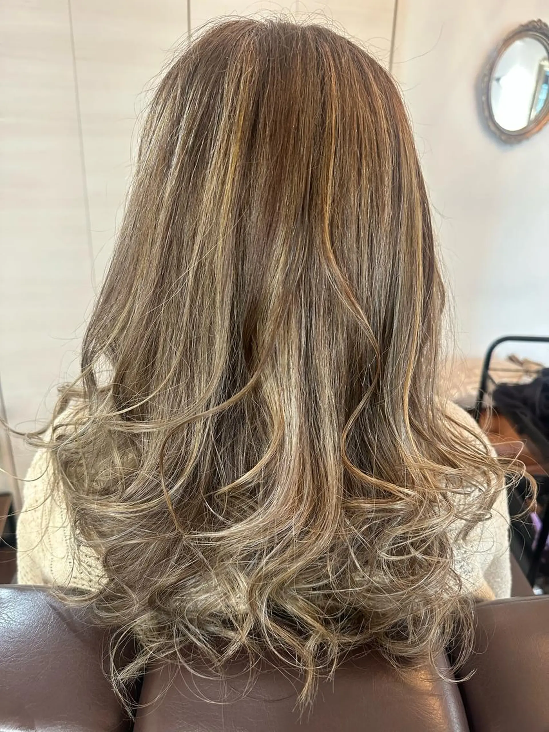 ロング カラー ベージュカラー ハイライトカラー オリーブベージュ ハイライト 🌺✨小川 友佳✨🌺のヘアスタイル