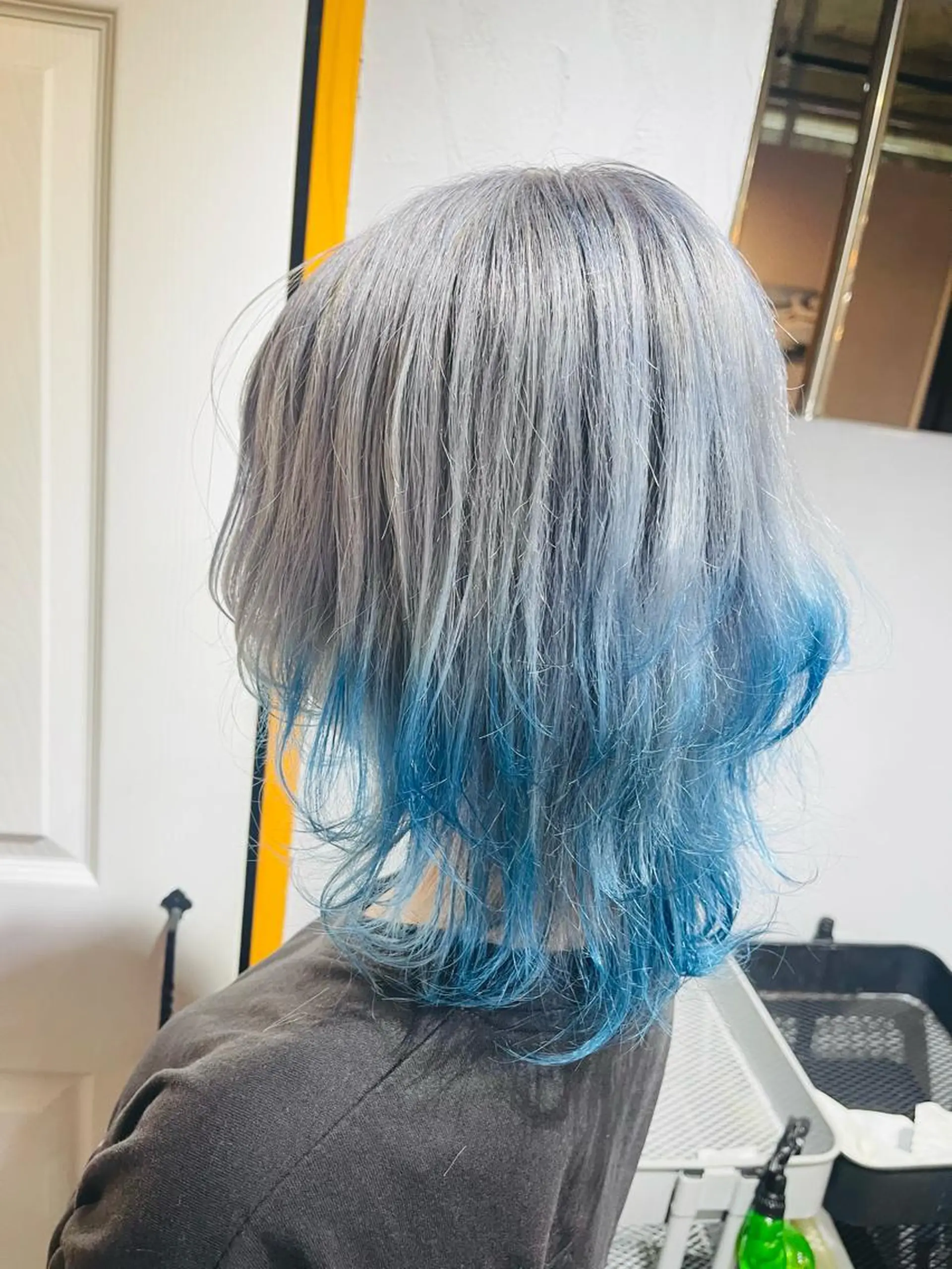 セミロング カラー ブリーチ デザインカラー ダブルカラー ハイトーンカラー インナーカラー ヘアカラー 岩谷/ブリーチ 🪽透明感カラーのヘアスタイル