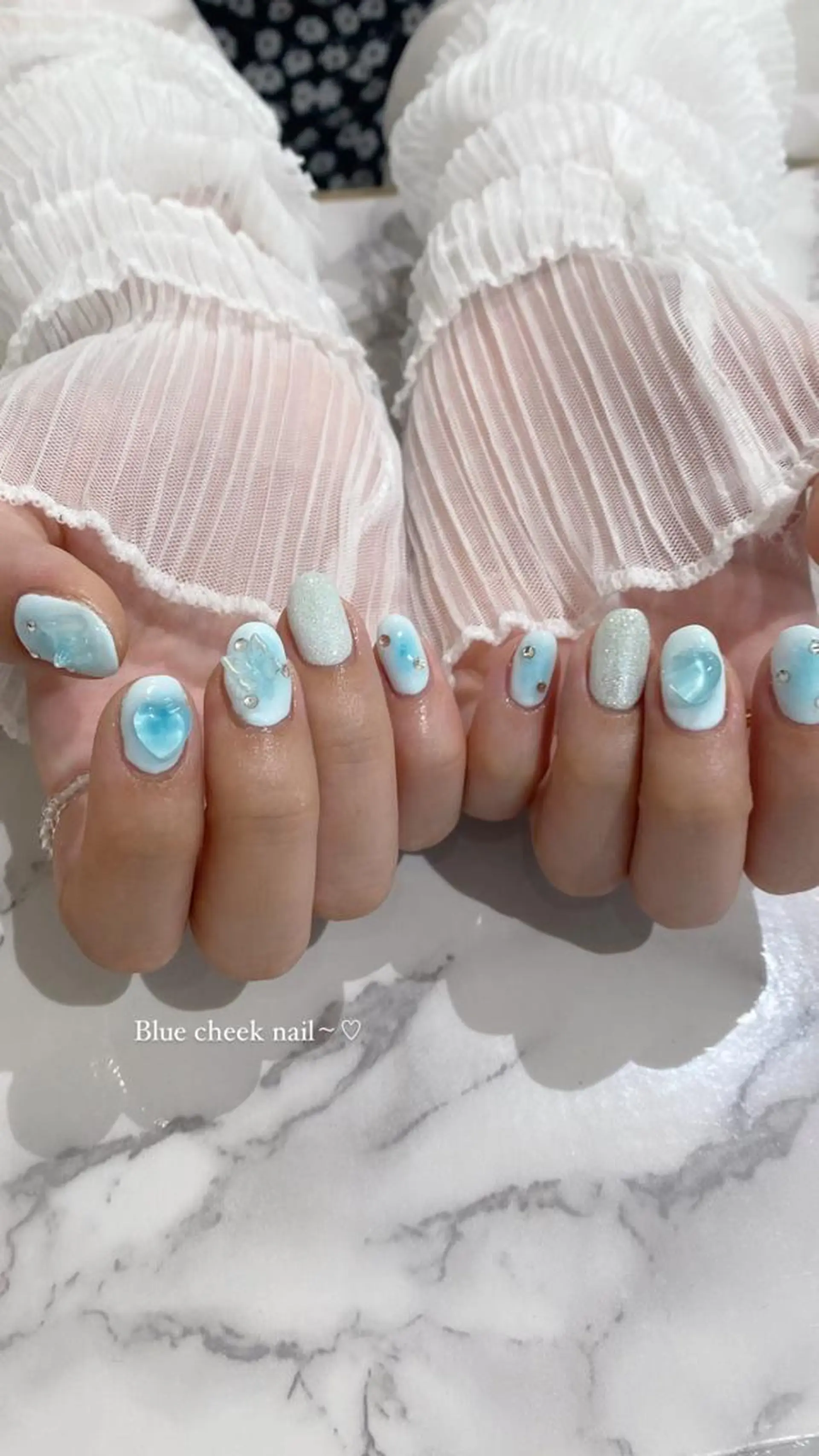 ネイル ブルー チークネイル PLATINUM   DOLL【プラチナムドール】所属・ひろこ eyelist🎀のマツエク・マツパデザイン