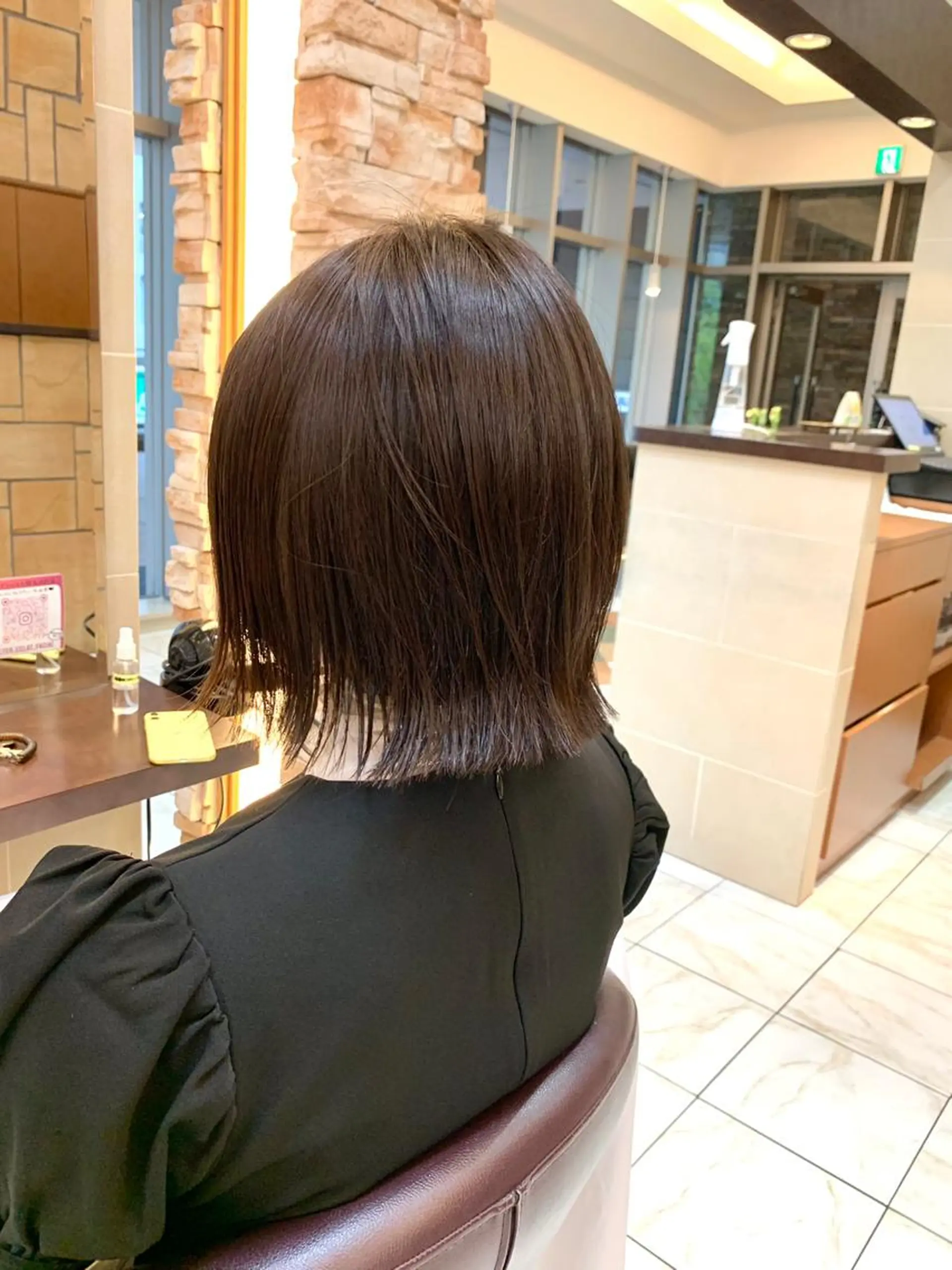 ミディアム 千葉 香奈のヘアスタイル