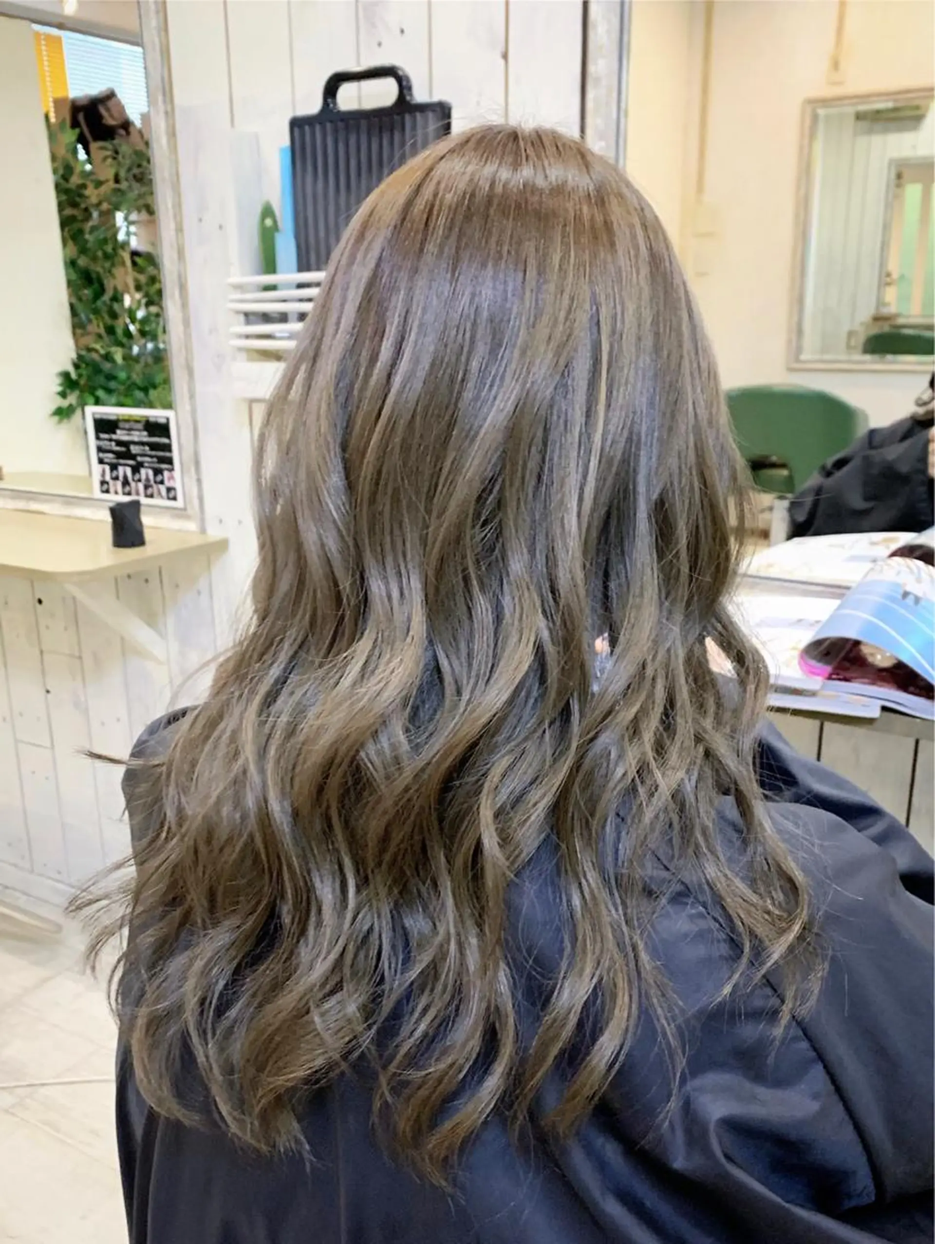 セミロング カット ヘアカラー 高山 滉太のヘアスタイル