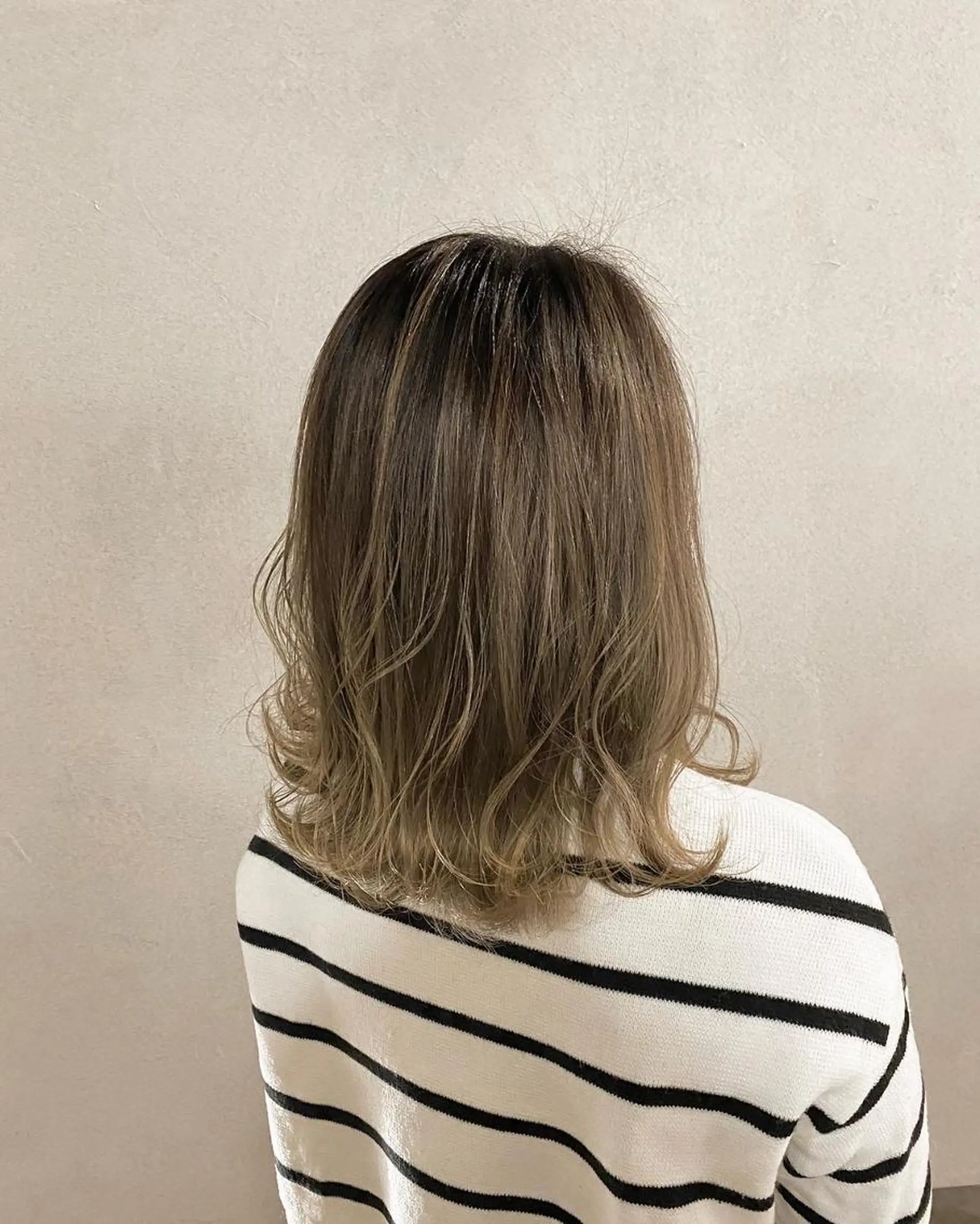 カラー ミディアム ブリーチ ケアブリーチ グラデーションカラー ハイライトカラー ハイライト 高尾 勝利のヘアスタイル