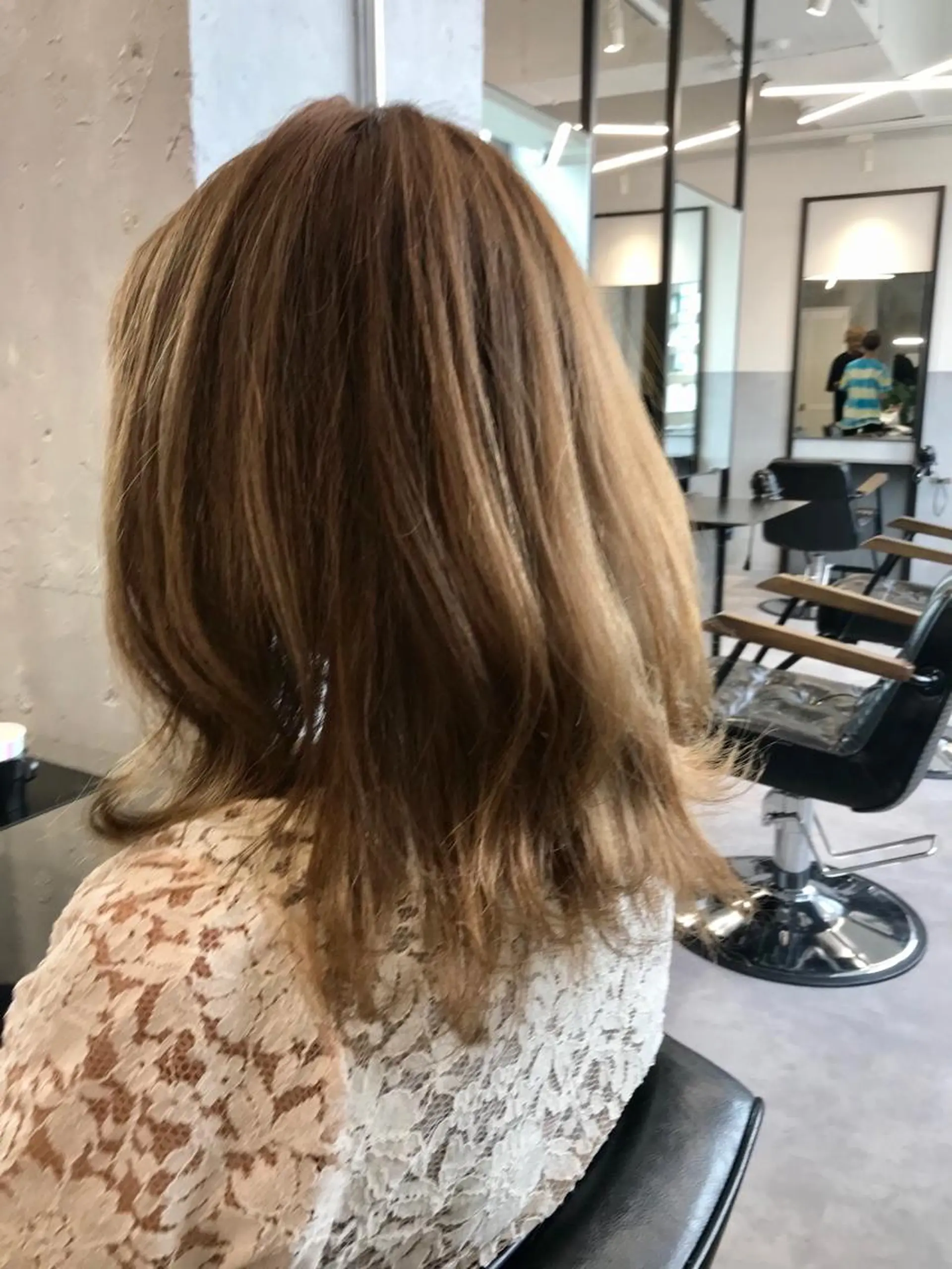 ミディアム カラー ベージュカラー ブリーチ ケアブリーチ イルミナカラー ヘアカラー トリートメント 色気レイヤー& ショートはお任せ🌟のヘアスタイル