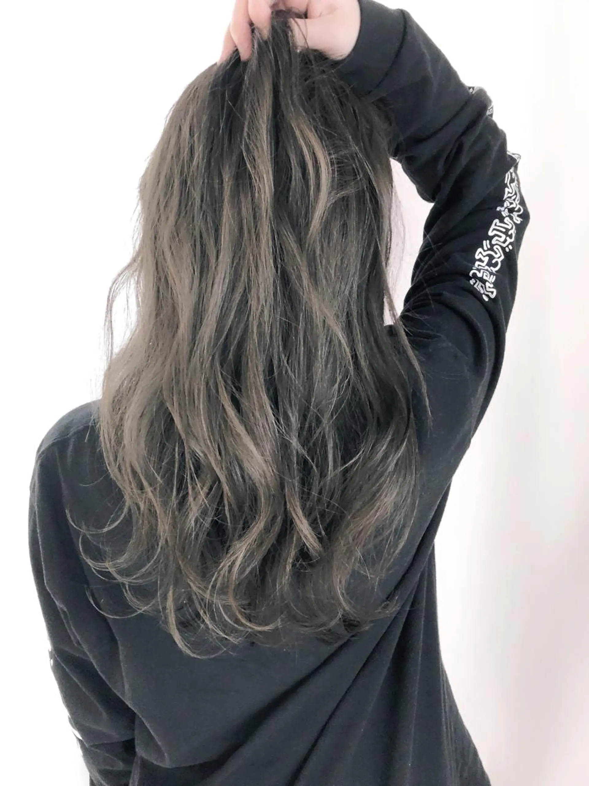 セミロング アッシュ アッシュグレー アッシュグレージュ ハイライト 竹内ケンゴ🇰🇷 EIGHT藤沢のヘアスタイル