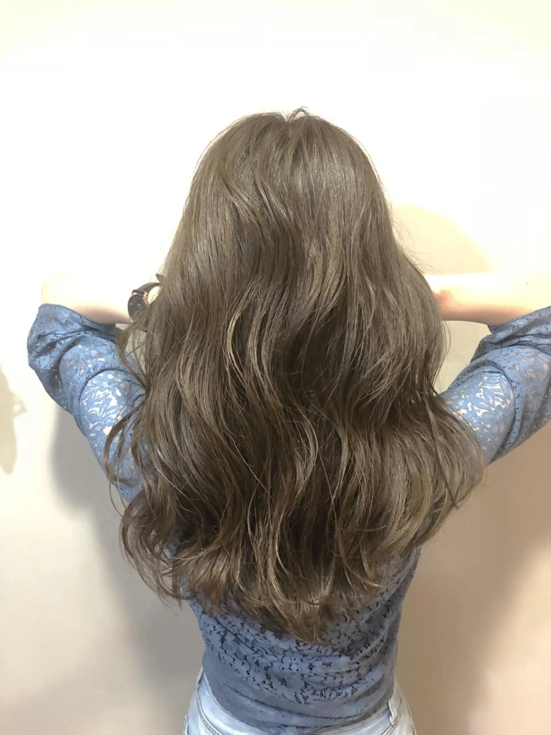 ロング カラー バレイヤージュ ブルーカラー ブルージュ グラデーションカラー ハイライトカラー 小顔カット✨ 透明感カラー/村上のヘアスタイル