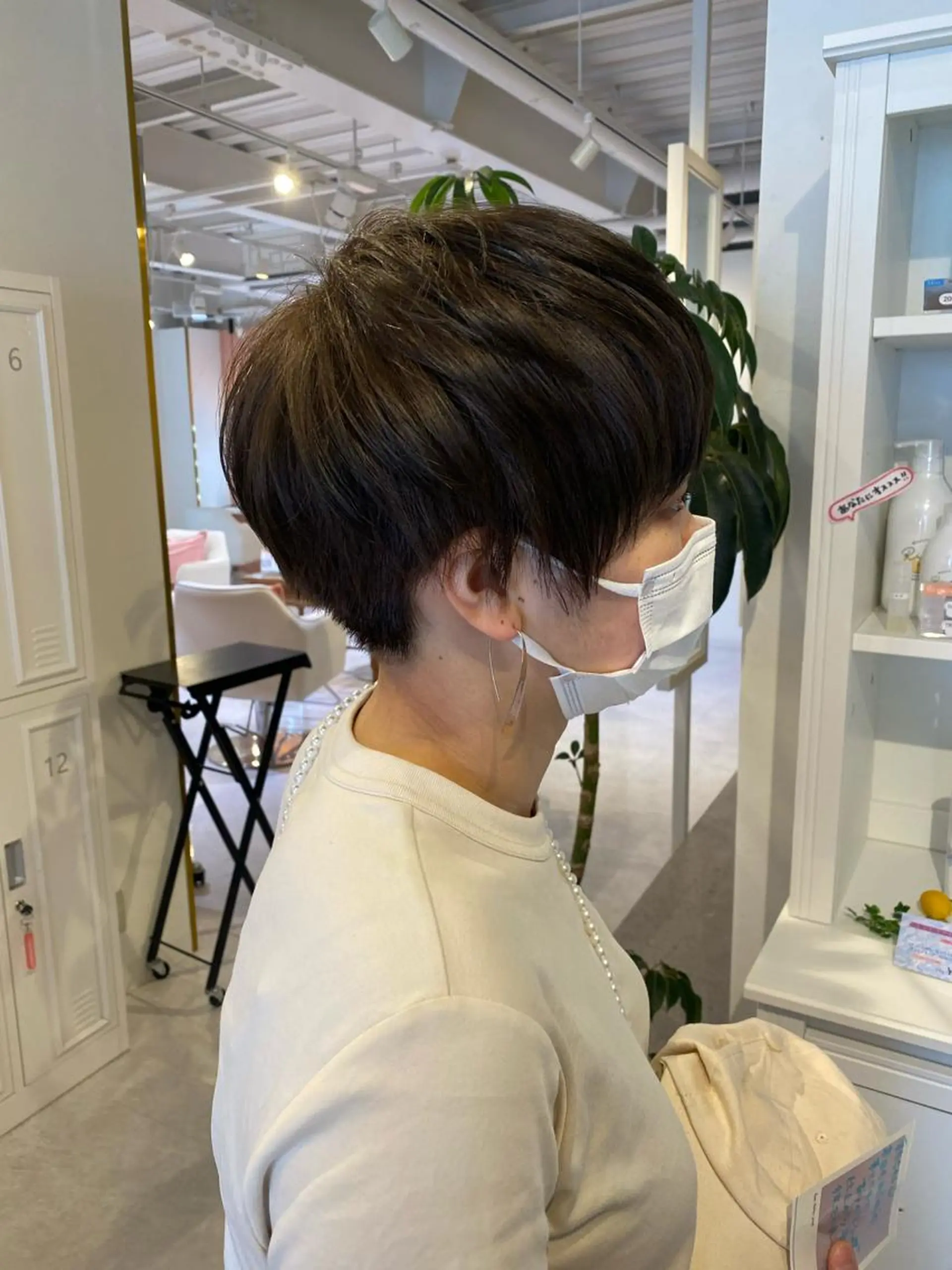 ショート ヘアカラー 梛木 唯のヘアスタイル