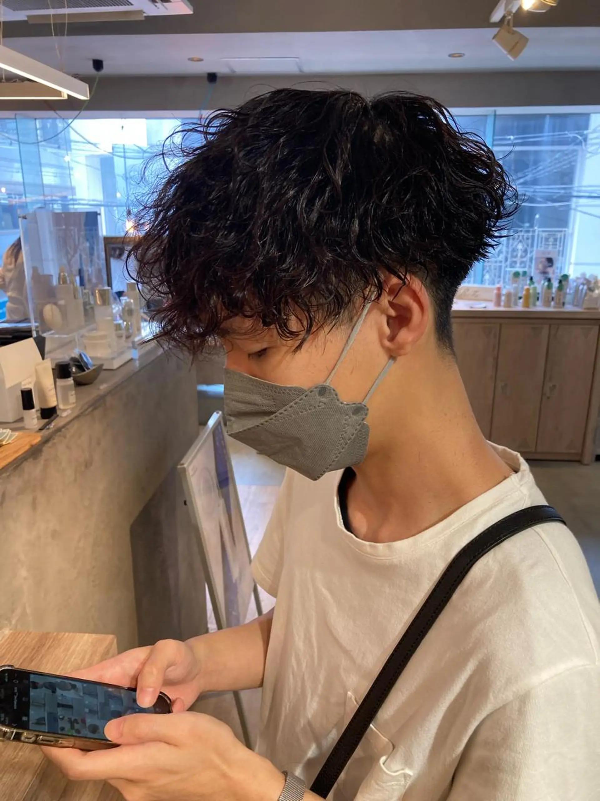 メンズ メンズパーマ 波巻きパーマ カット パーマ SCENEbyRAD helmのヘアスタイル