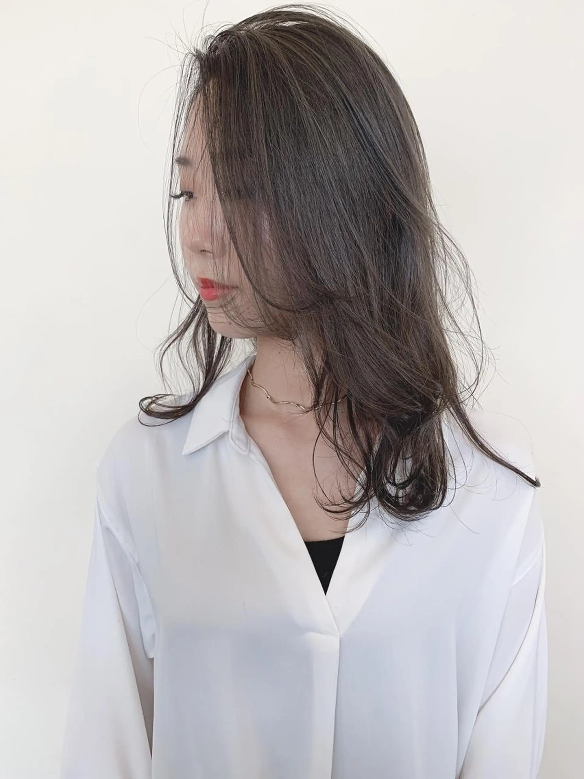 ミディアム カラー グレージュ 髪質改善サロン 心斎橋ARCHEのヘアスタイル
