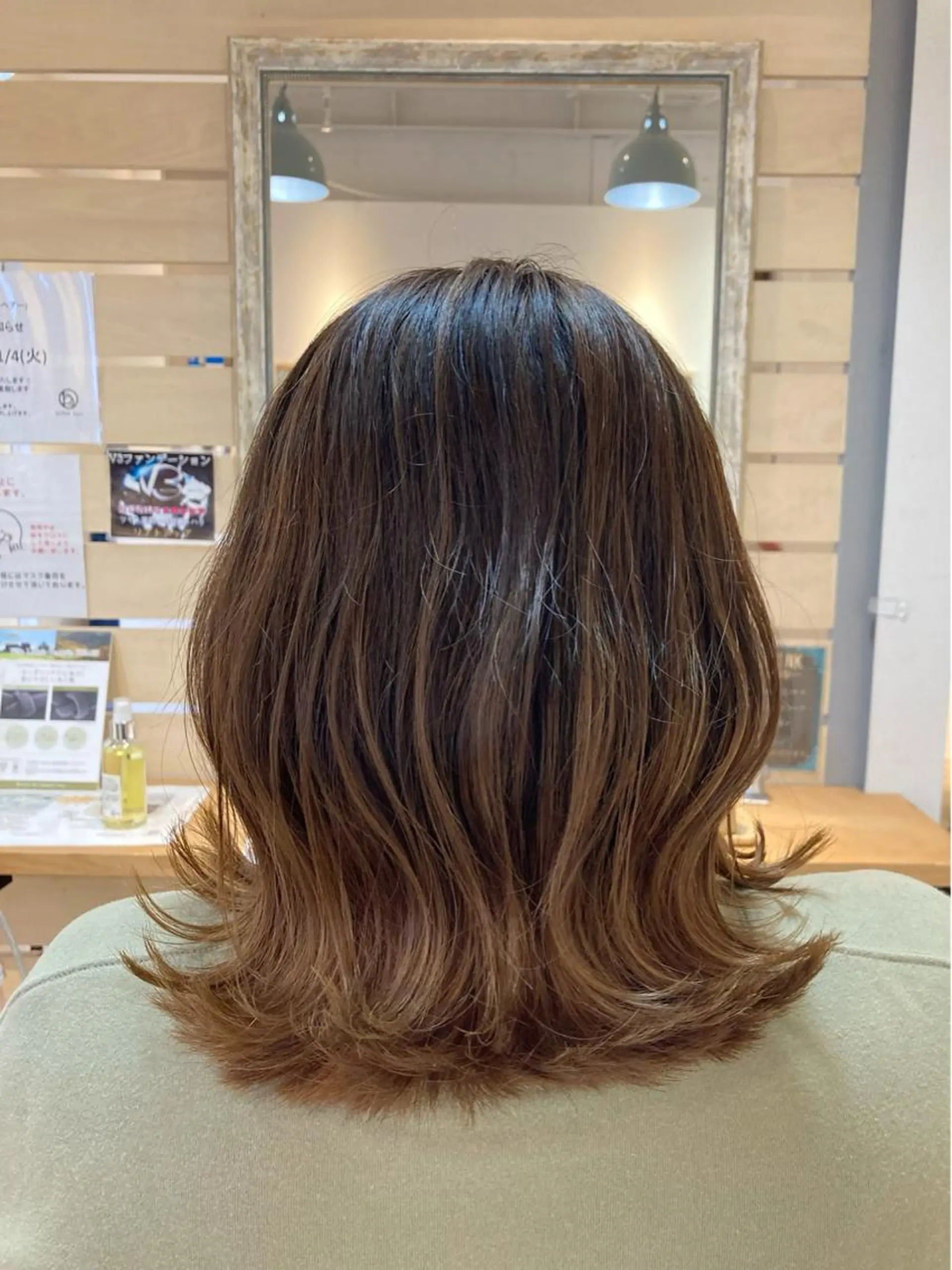 ミディアム カラー ベージュカラー グラデーションカラー 【女性指名No.1】 西口直子のヘアスタイル