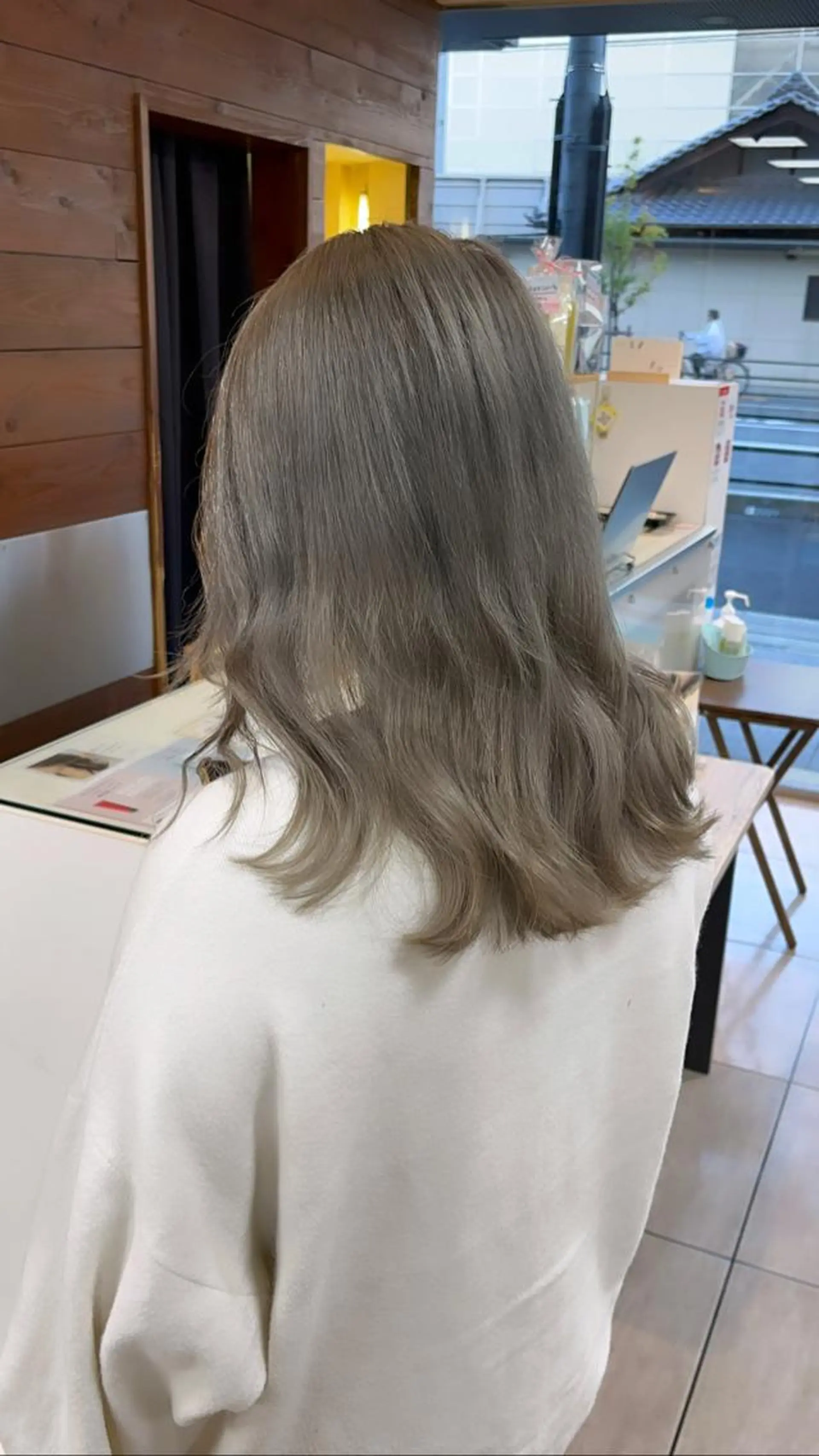セミロング カラー ヘアアレンジ インナー×縮毛矯正 ピンクカラー澤井里菜のヘアスタイル