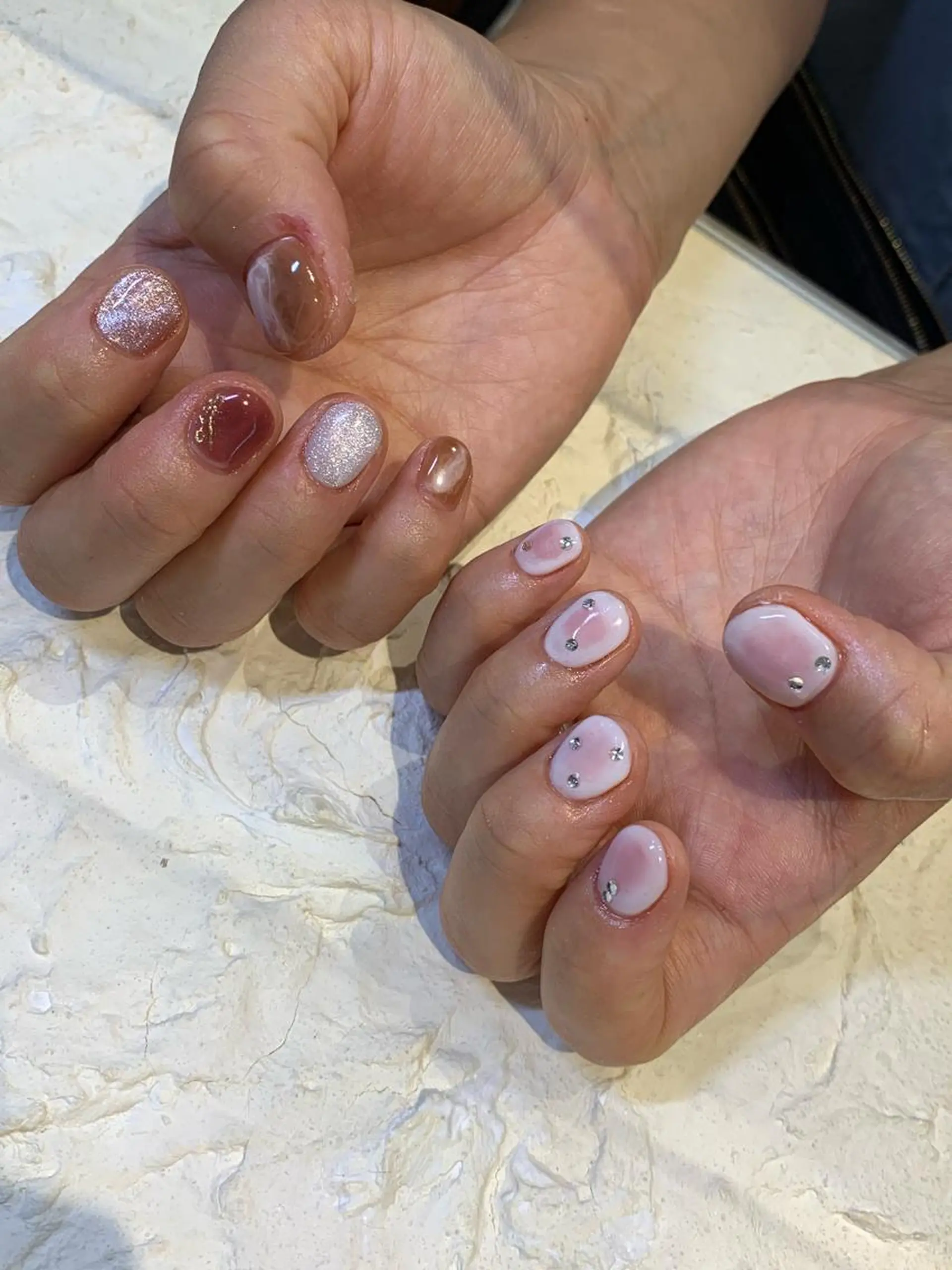 ネイル チークネイル ニュアンスネイル マキノ ユイのネイルデザイン